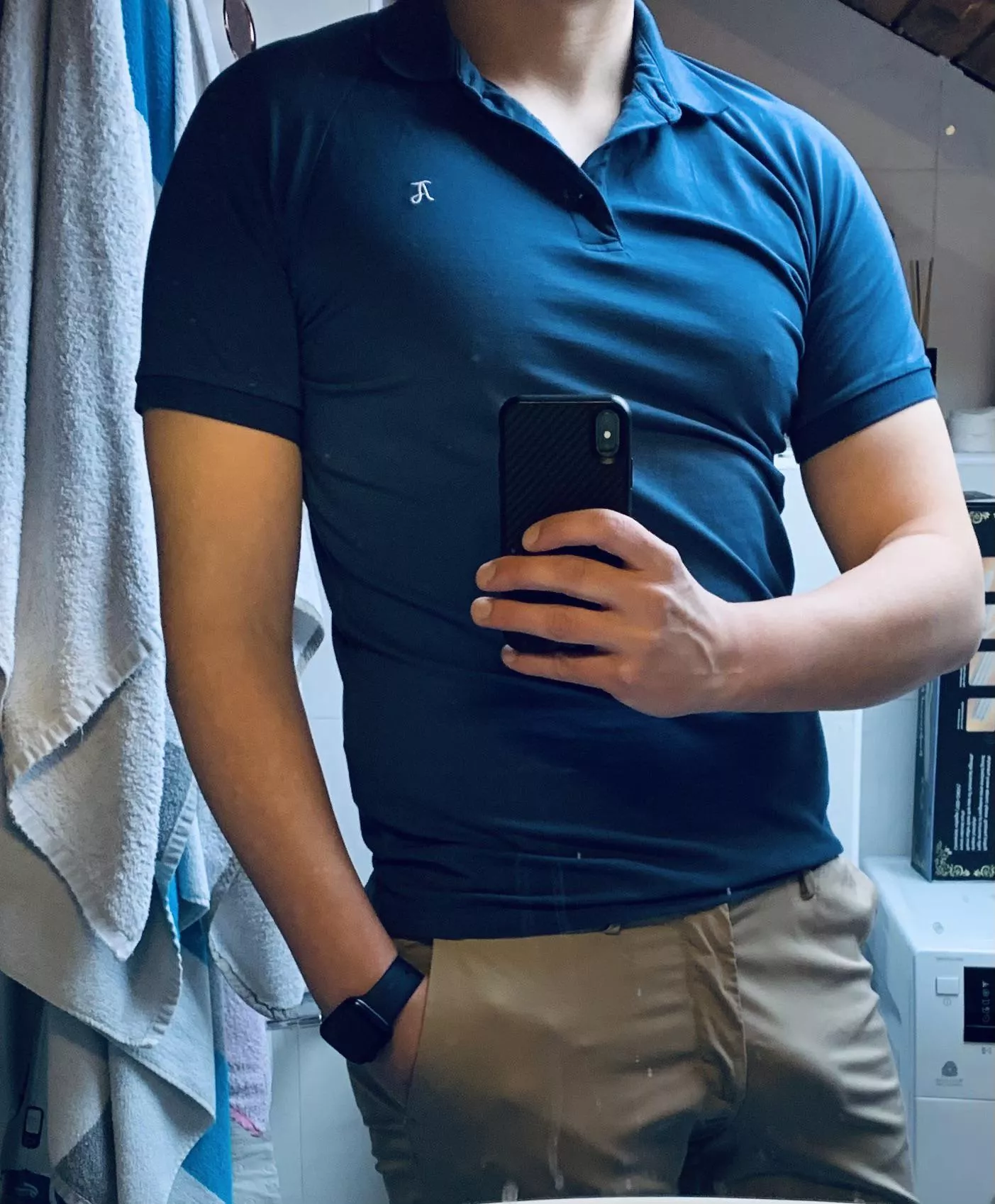 Accidental bulge in a mirror-selfie