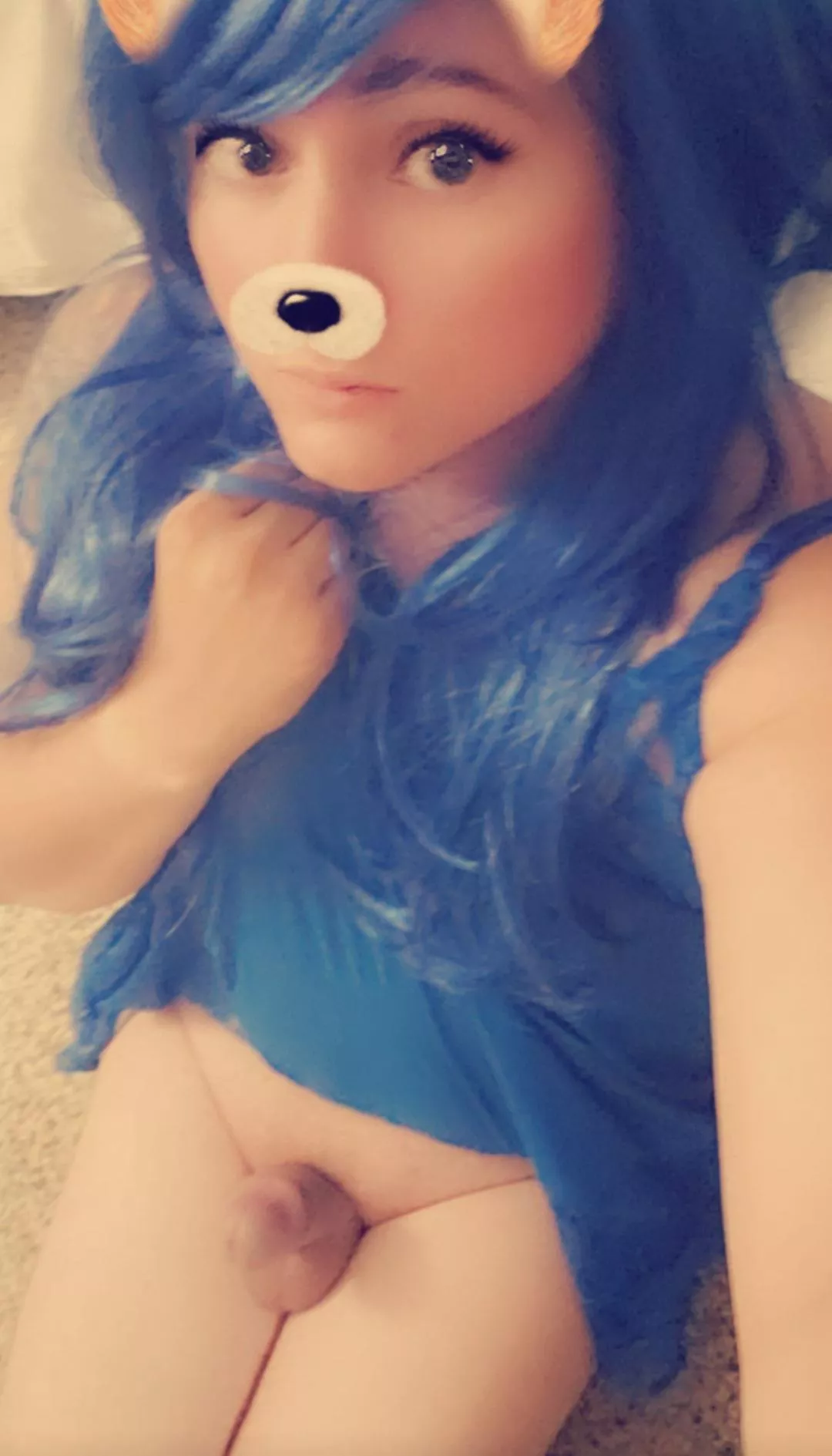 Addicted to being a sissy ðŸ’™ DM me ðŸ˜˜