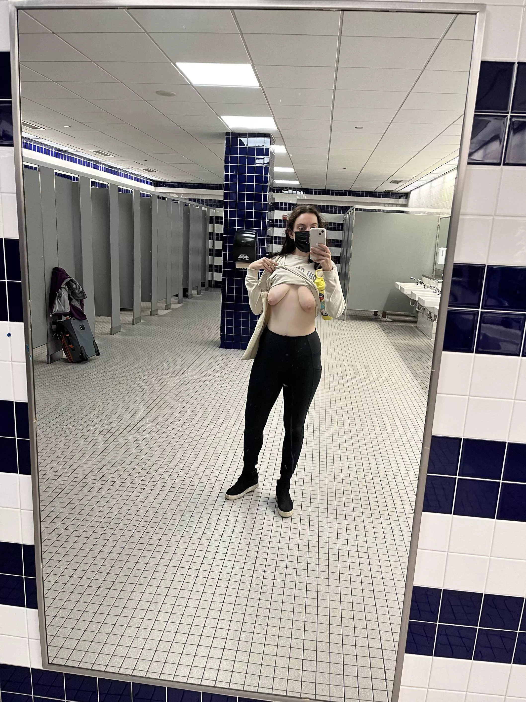 Airport Bathroom [img]