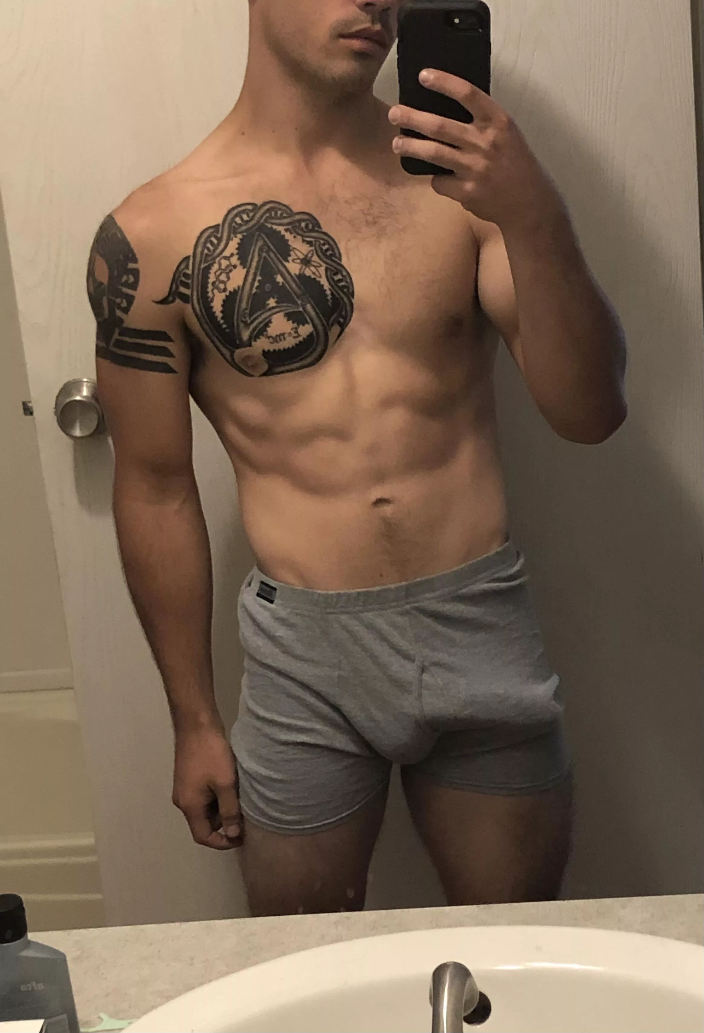 Almost a year away from the gym definitely slimmed me down. Other than that, hope you enjoy. (M22 NC) [OC]