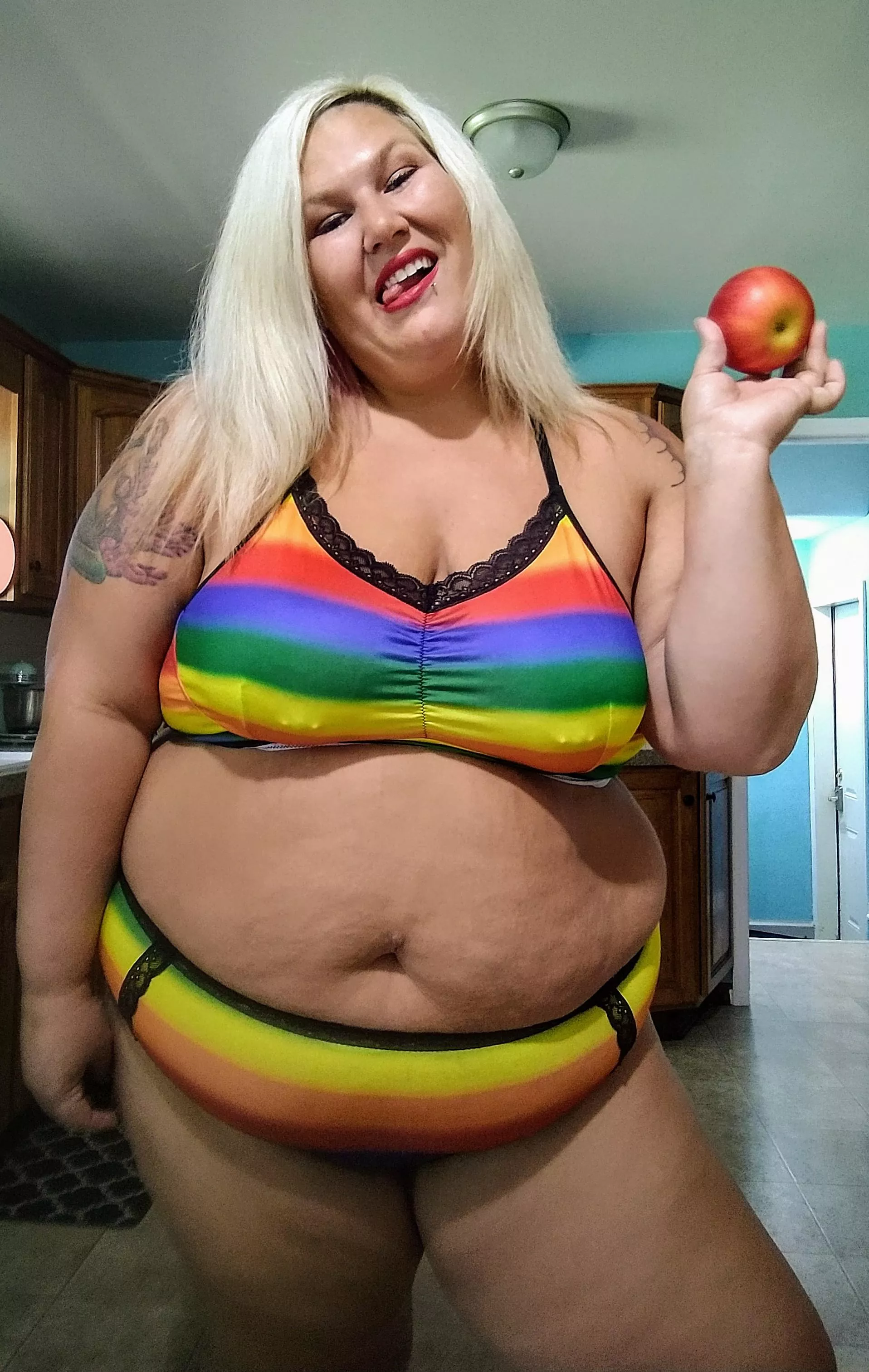 An apple a day....will never be as sweet as my pussy