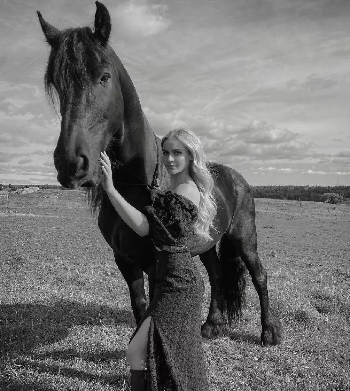 anna with horse