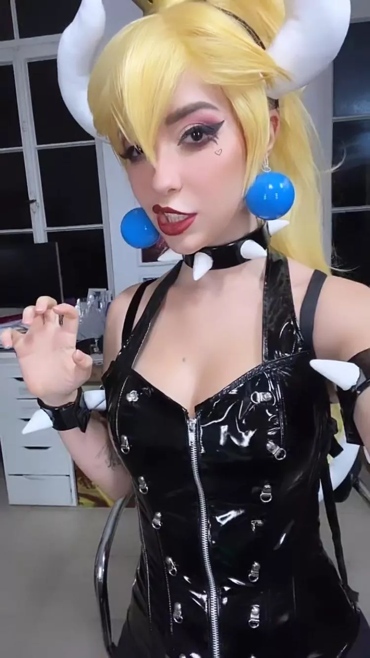 Anni the Duck (german Streamer/ Cosplayer)