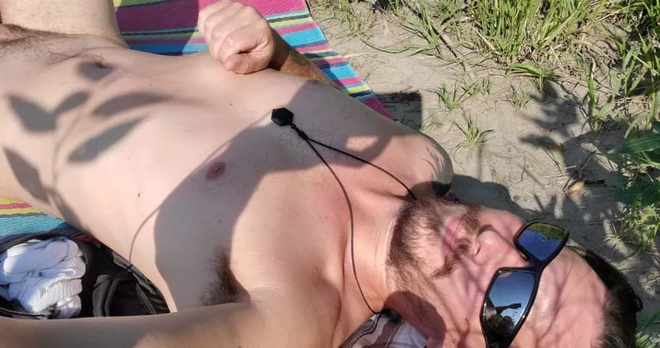 Another day on the beach (M)