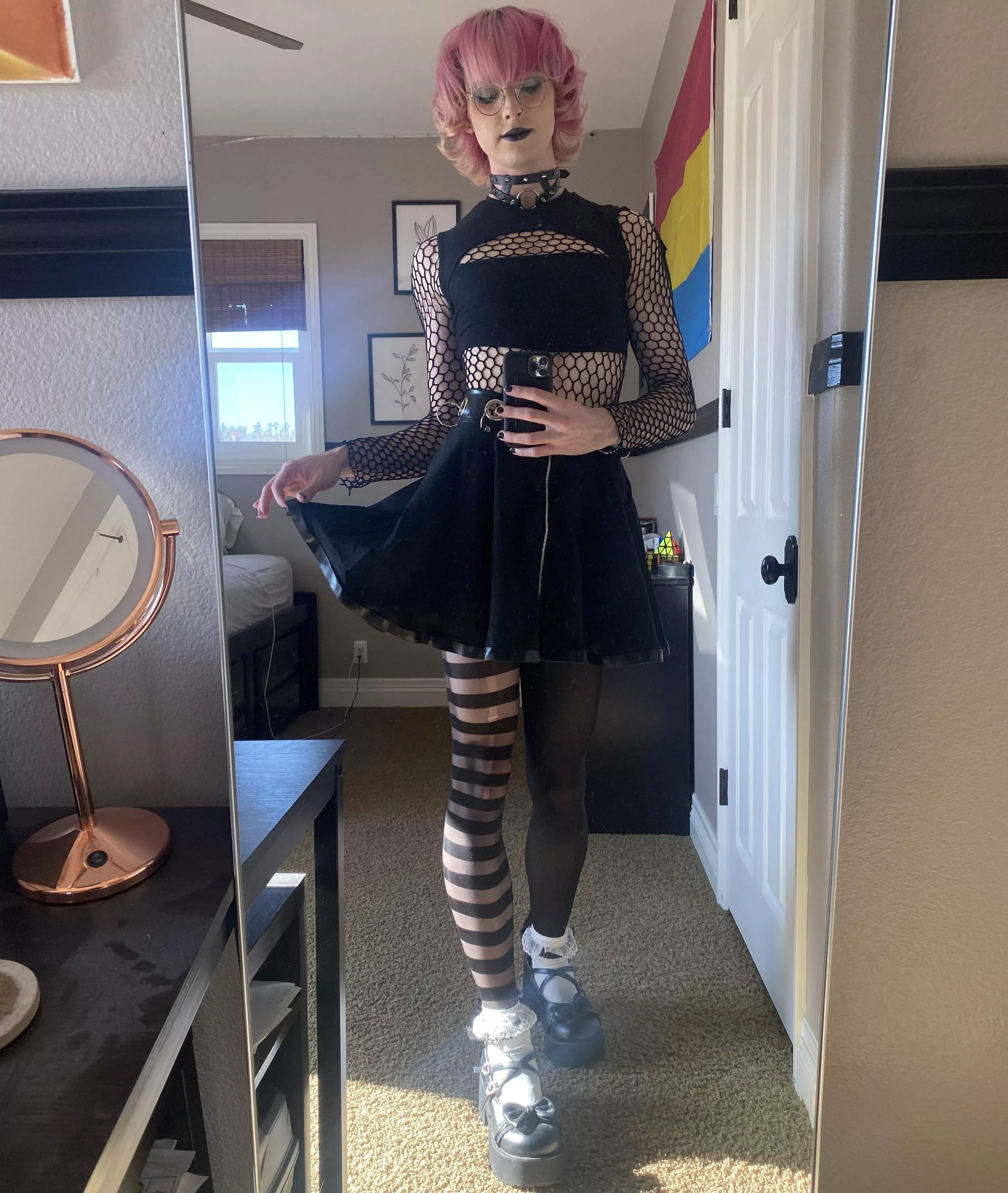 Another outfit I rly like, what do you think? 🥺🖤