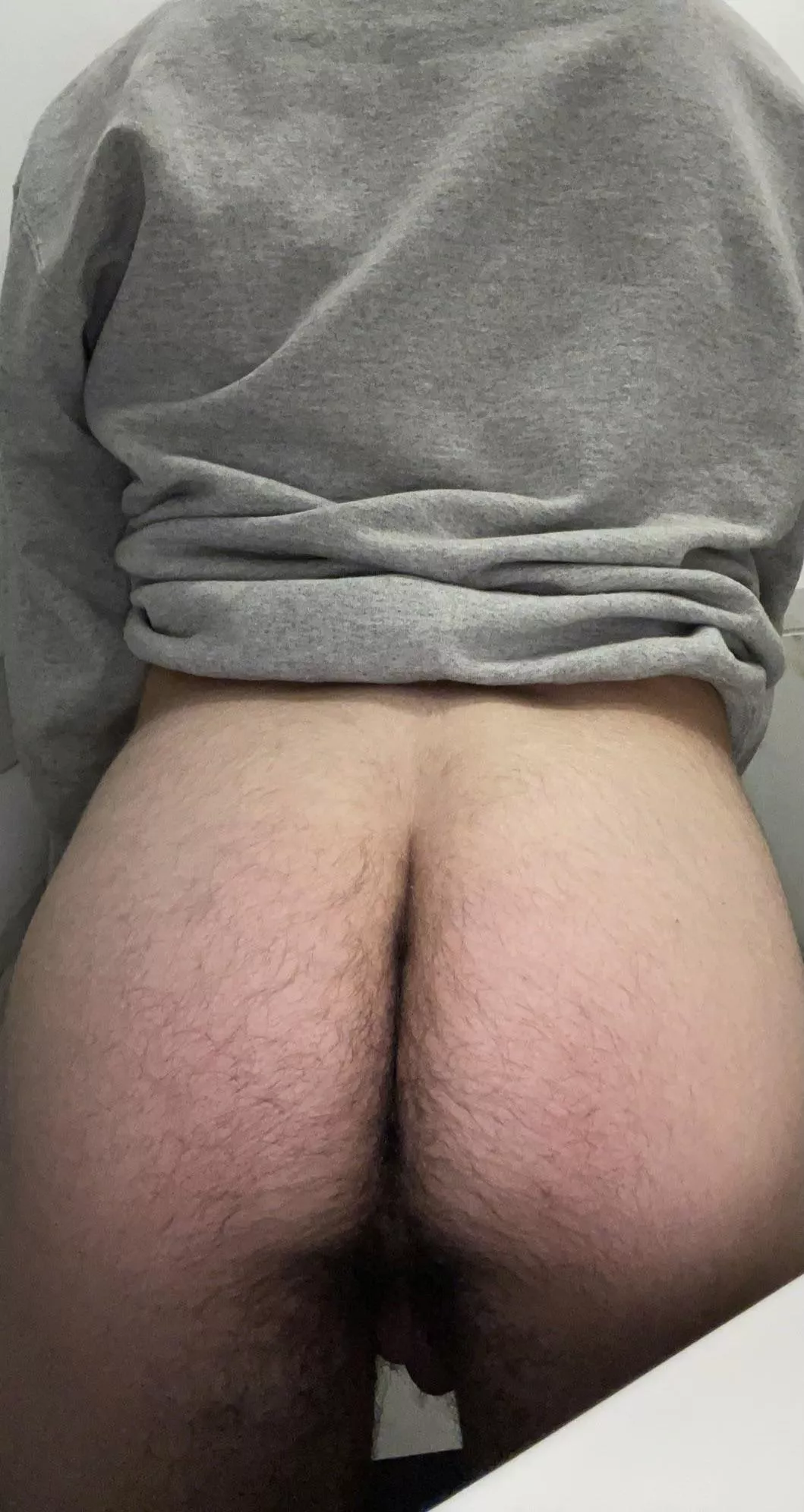 any bros wanna play with my big ass?