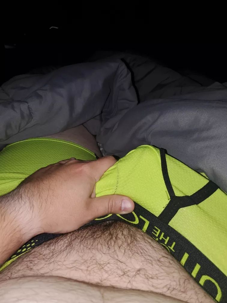 Any gaymers wanna cuddle this morning?