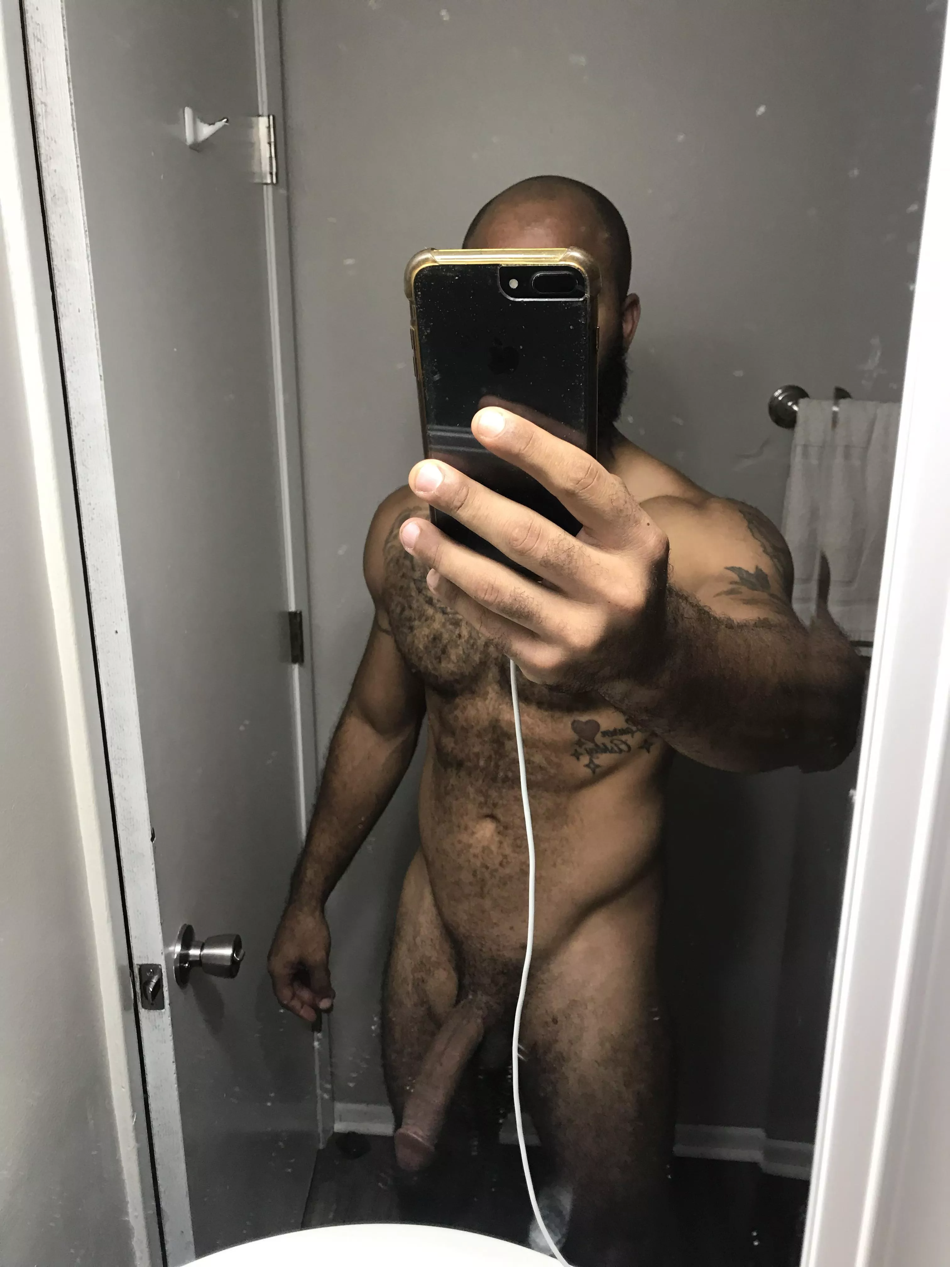 Any handsome bears wanna see me cum?