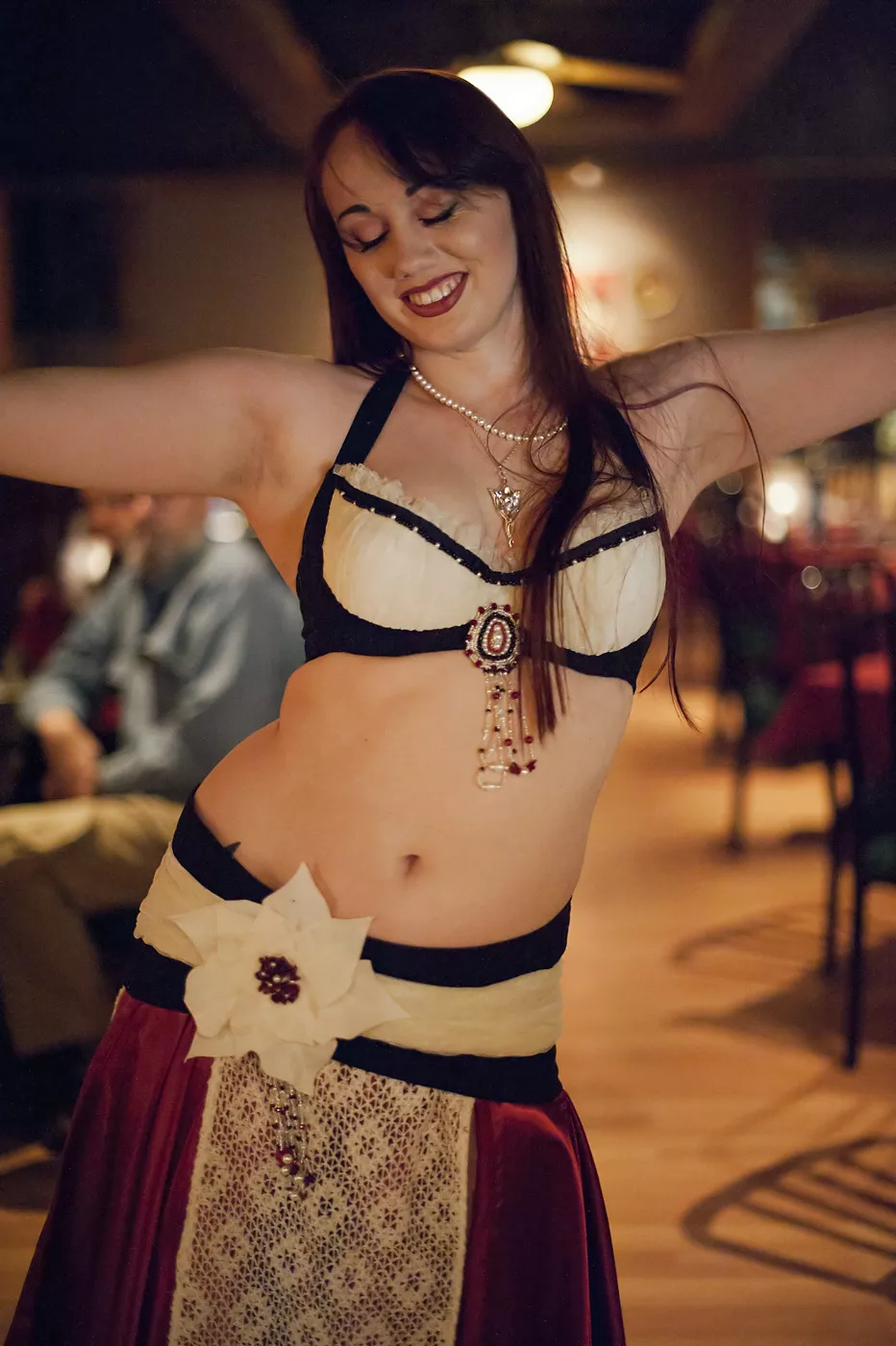 Any love for bellydancers here? :)