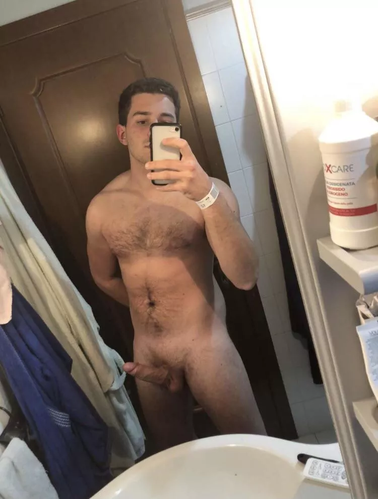 Any lovers of italian cock?!