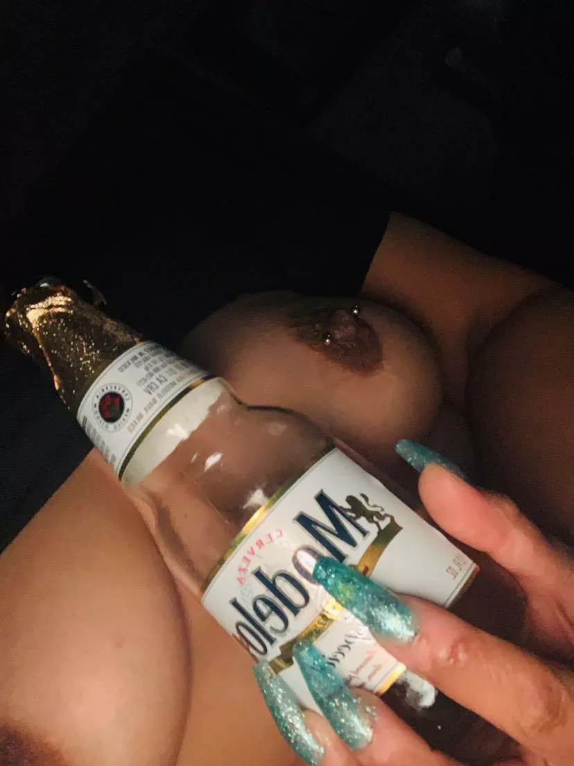 Any modelo fans?