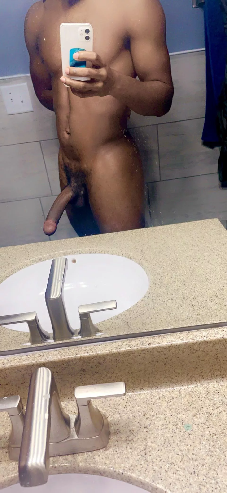 Any volunteers ðŸ’¦ðŸ¥µ