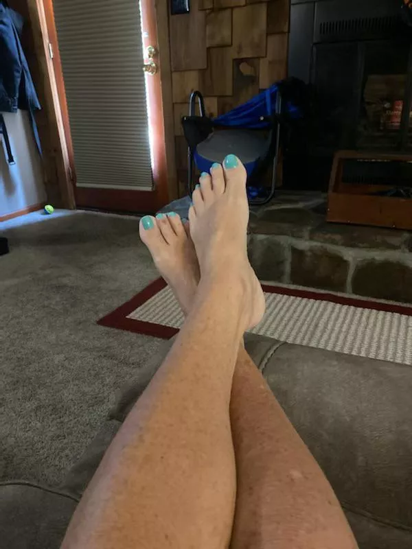 Anybody like gilf feet?