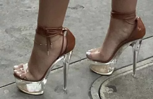 Anyone know what heels these are