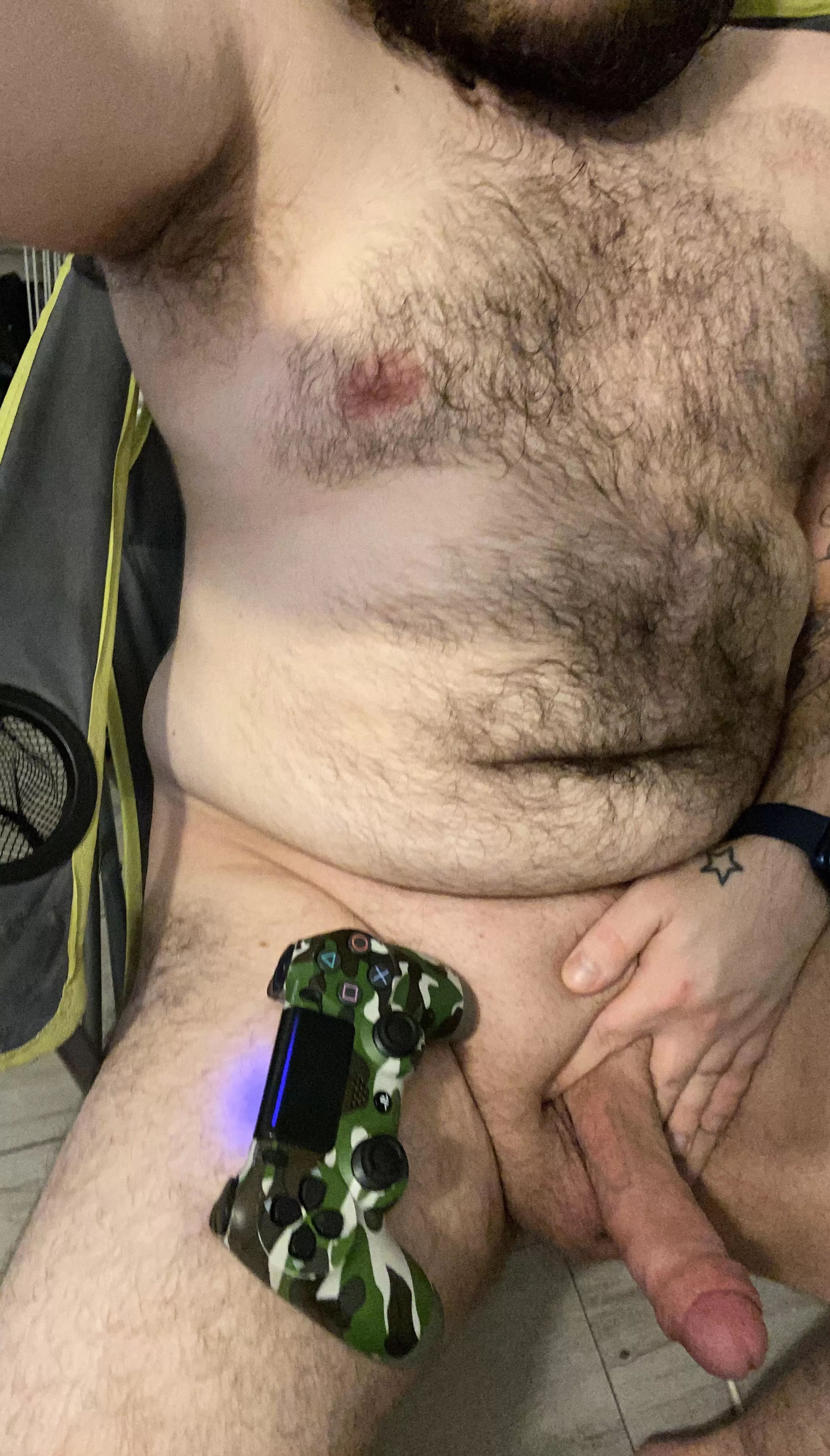 Anyone like thick hairy guys ;)