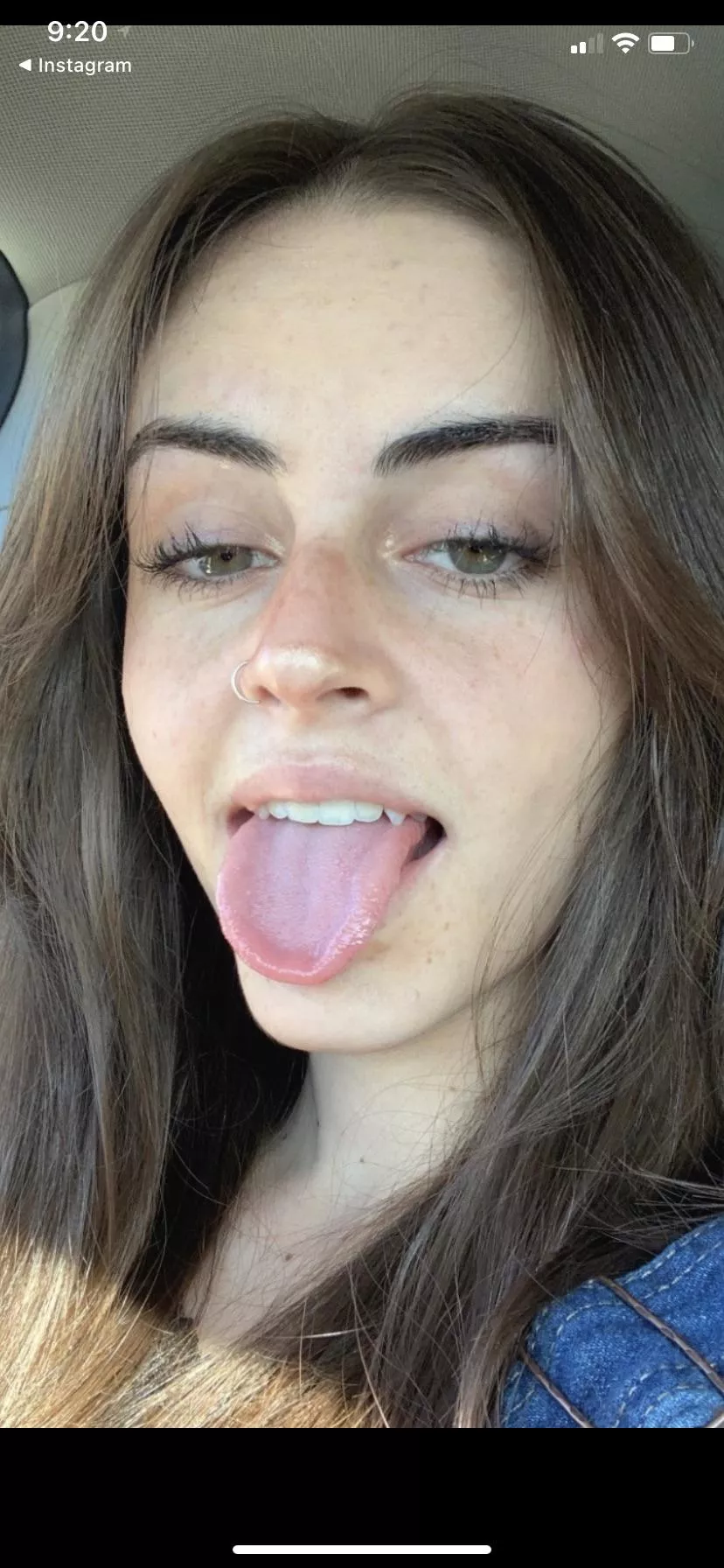 anyone wanna cum on this slut dm me