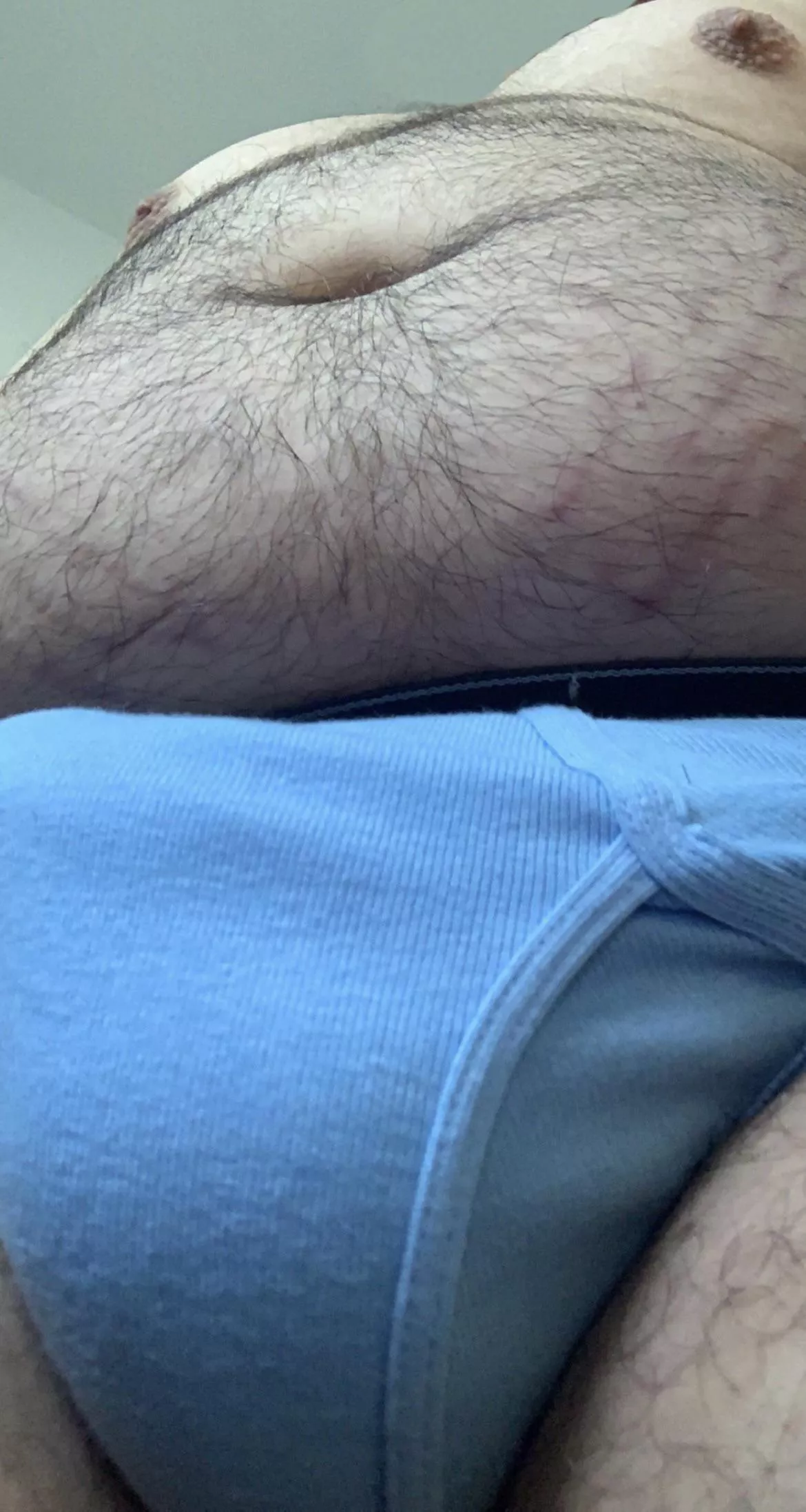 Anyone wanna see my precum? I make loads of it !