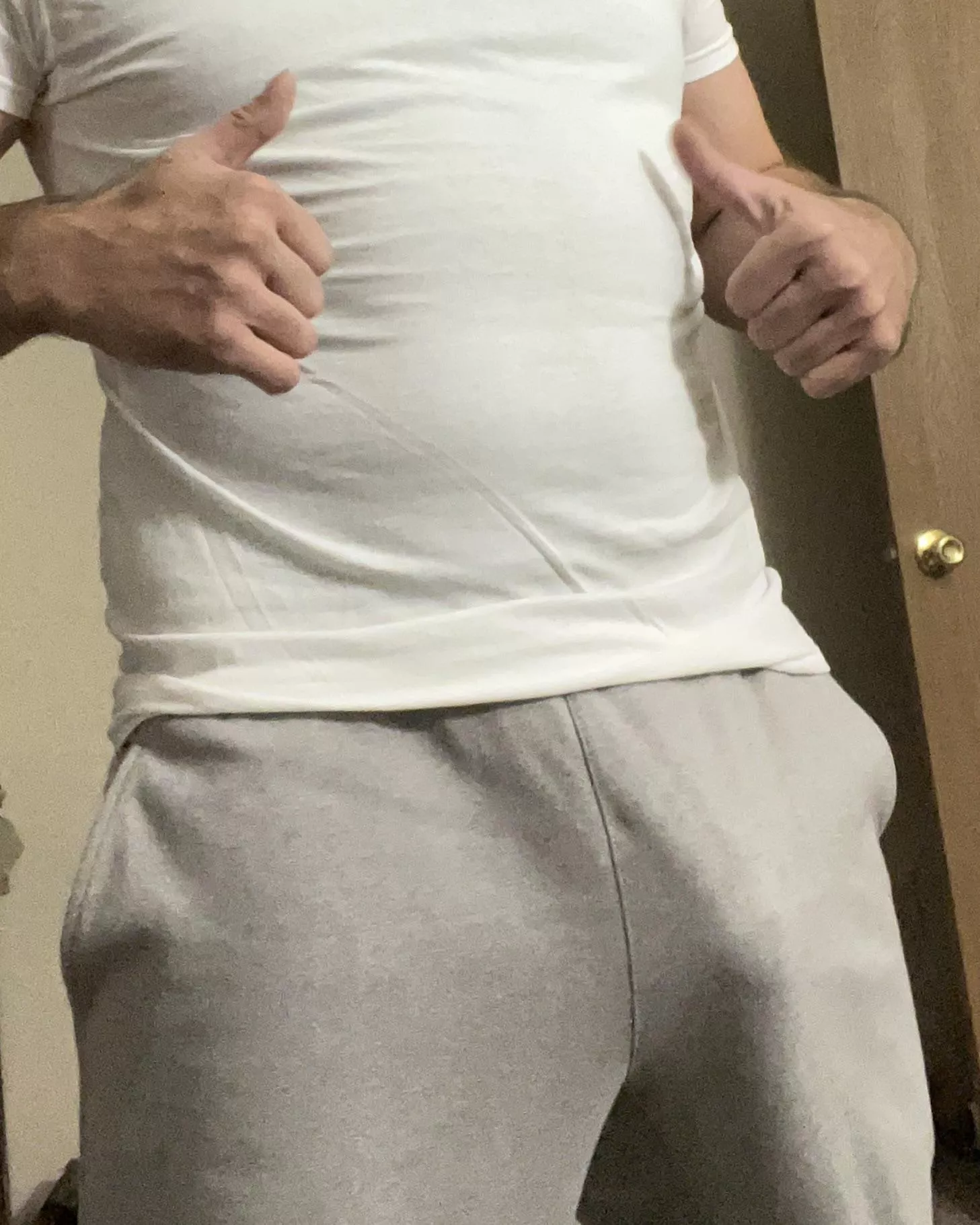 Are sweatpants bulges acceptable here??