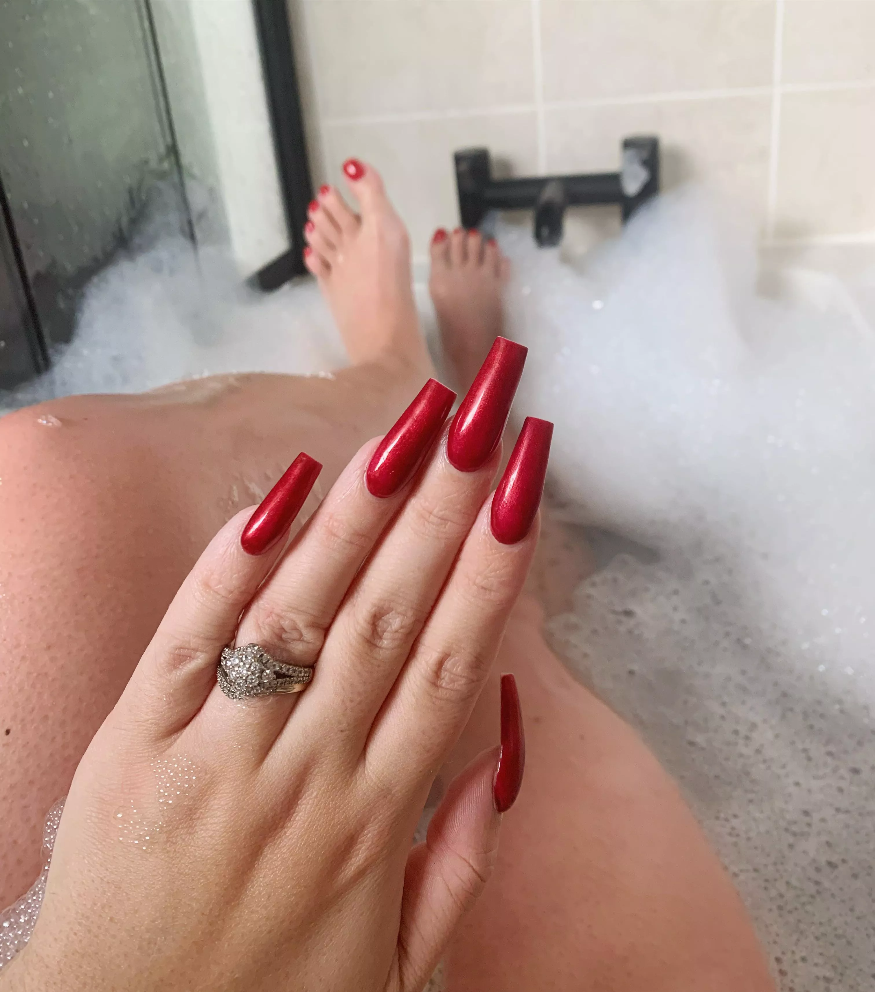 Are you joining me for a little fun? â™¥ï¸ðŸ’…ðŸ¼