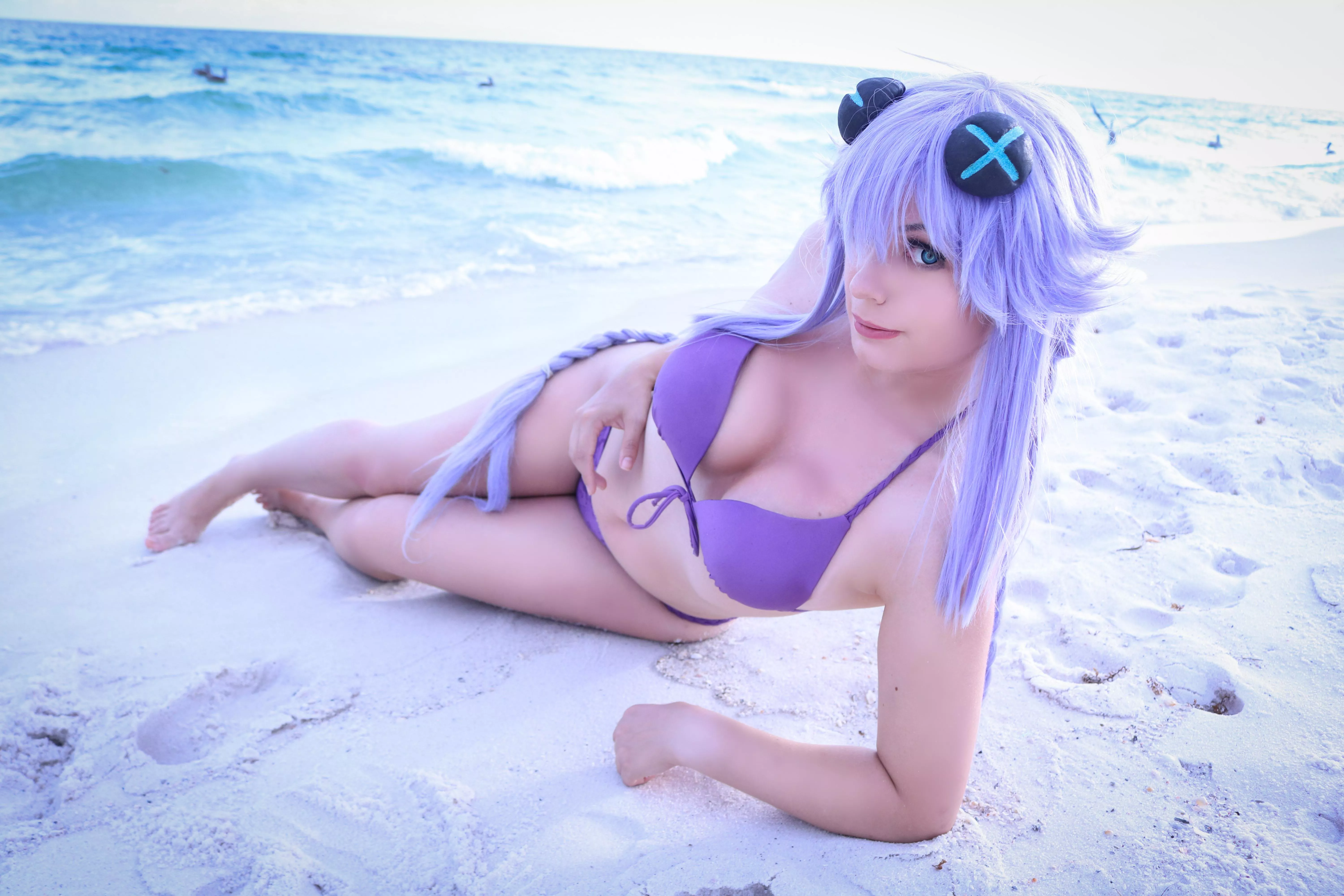 Are you ready for a beach adventure with Purple Heart? (By Lysande)