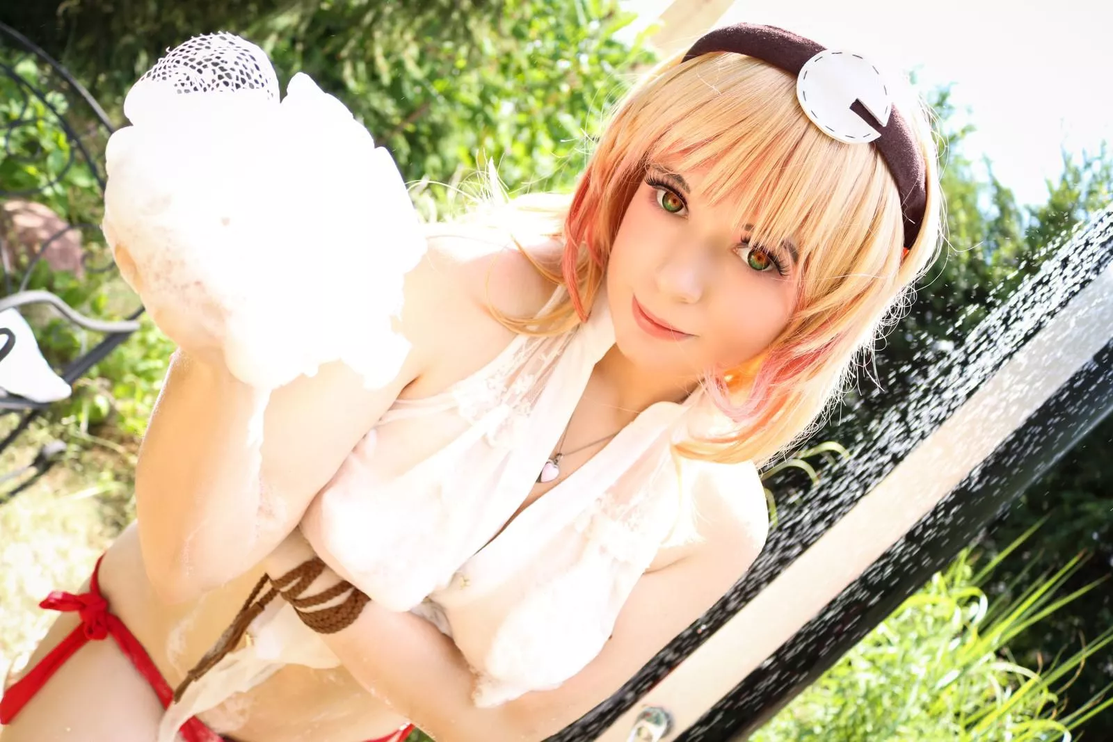 Are you ready for a wet T-shirt contest with Compa? (By Lysande)