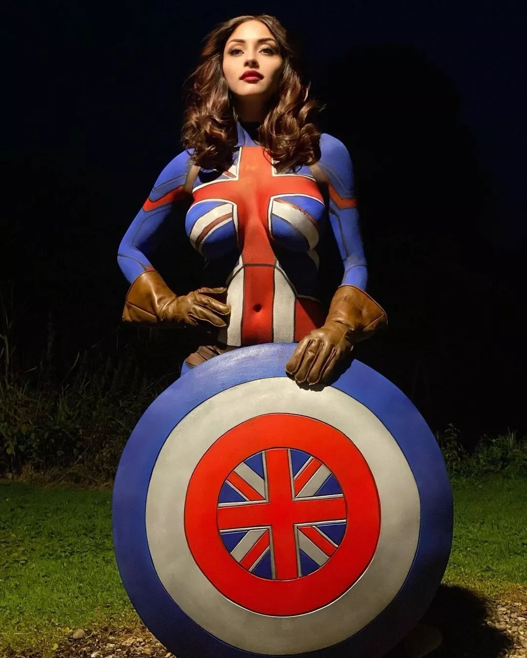 artyfakes as captain carter