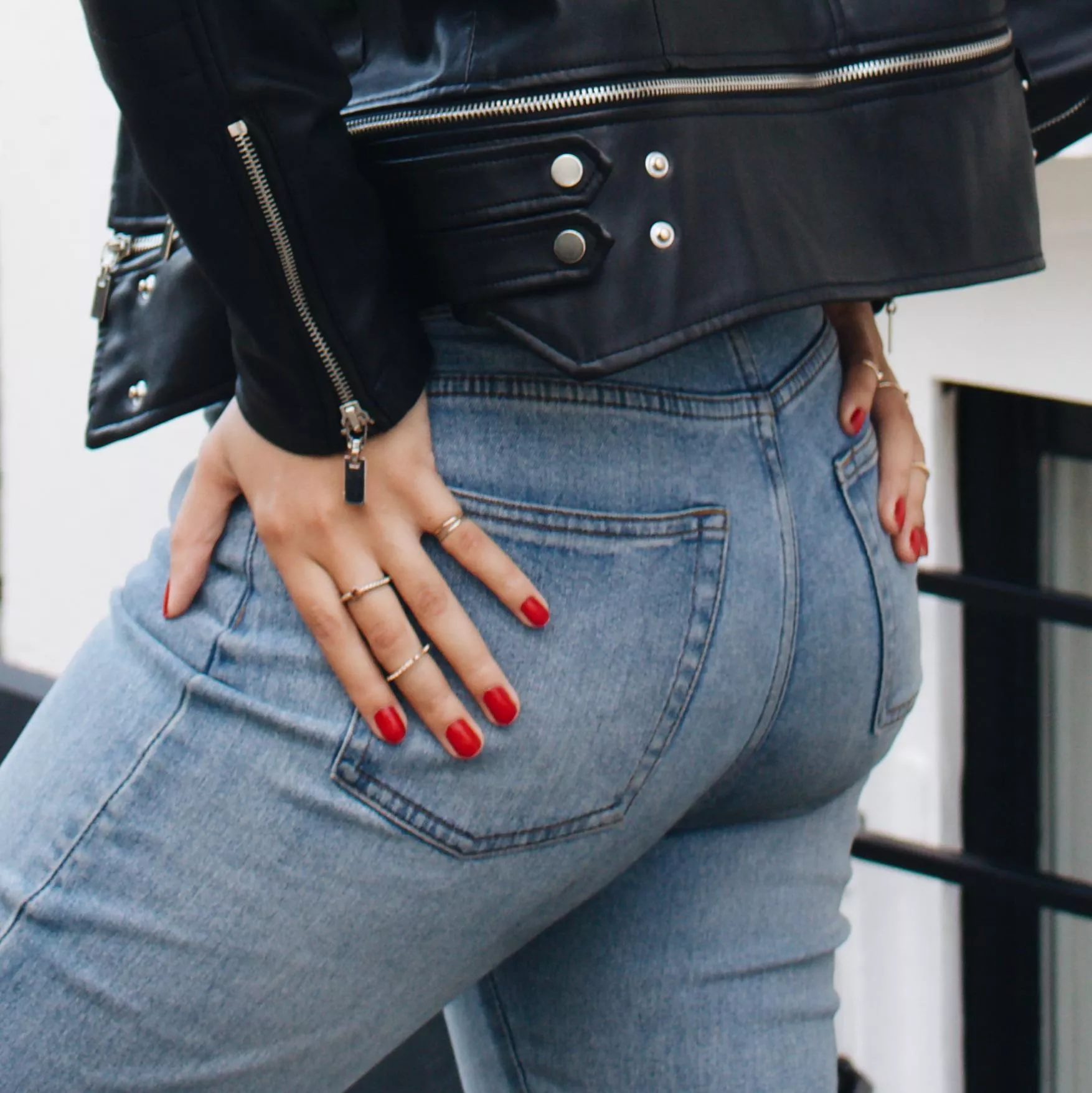 Ass in jeans with red nails and a biker jacket. Like the look?