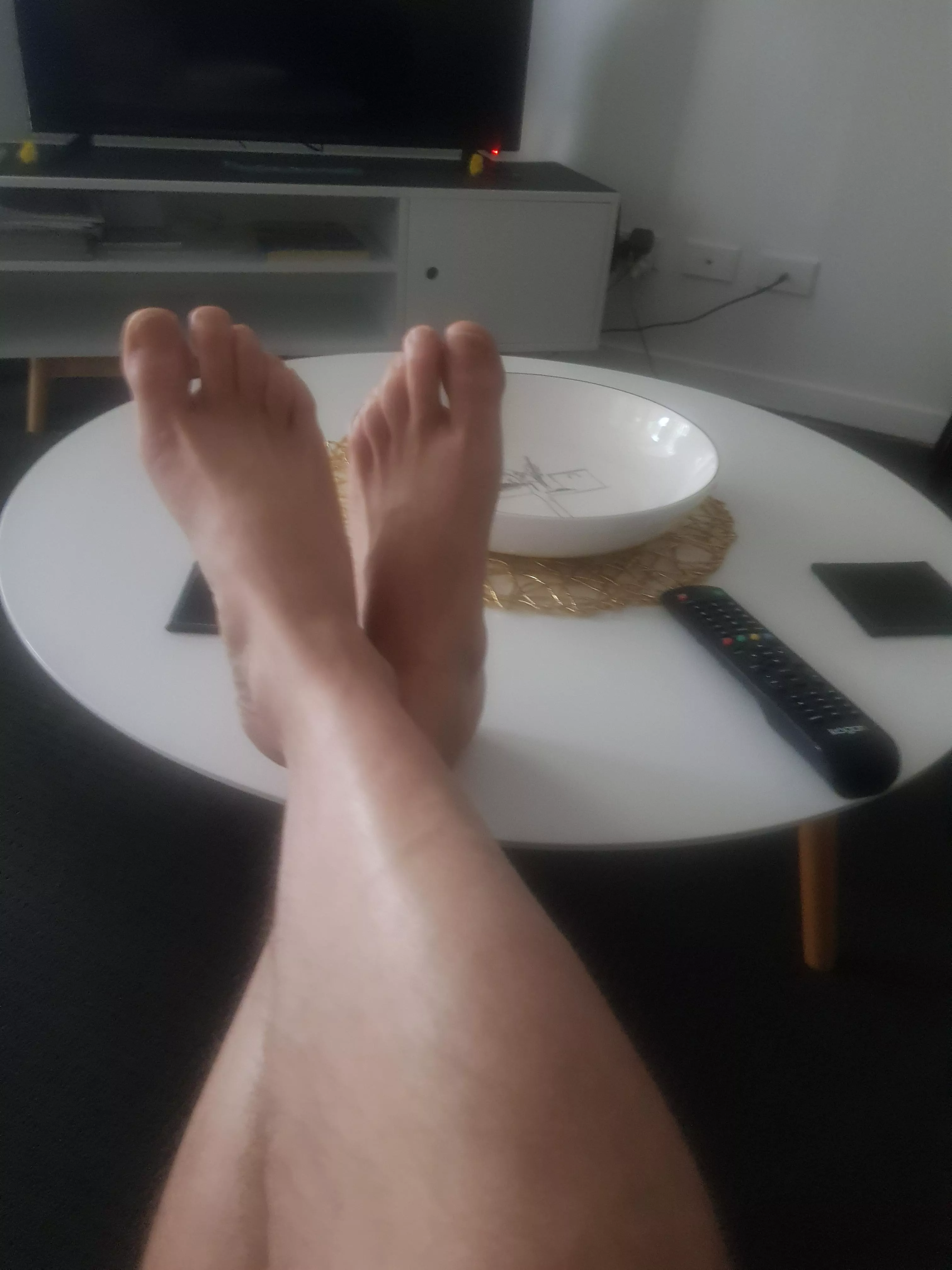 Aussie Feet . Just chilling