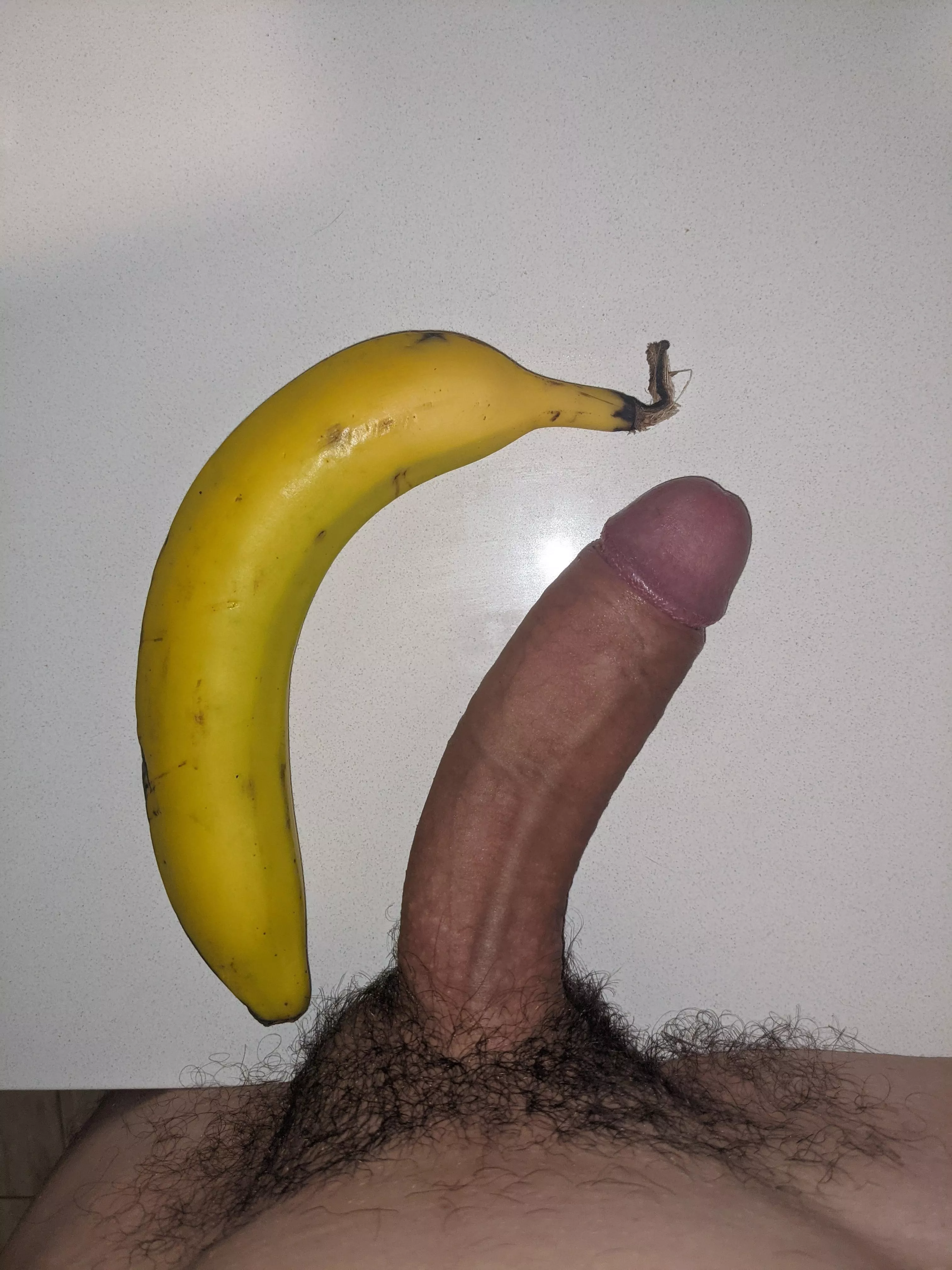 Banana for comparison ðŸŒ