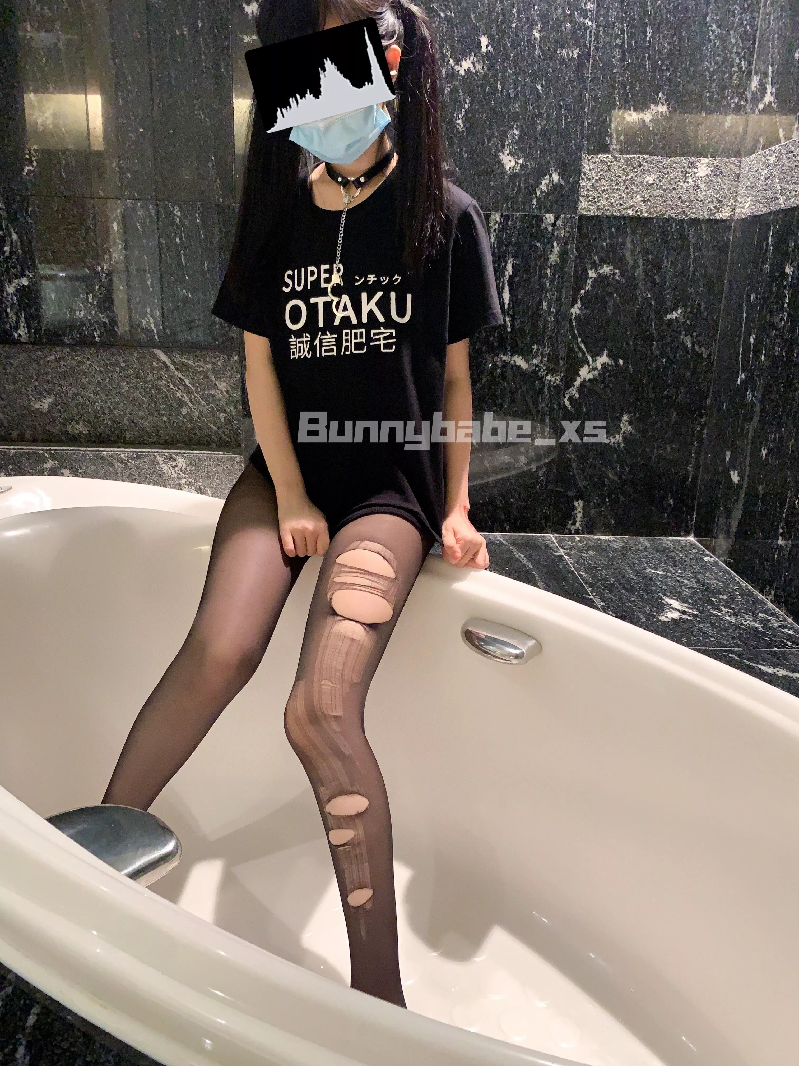 Bathtub and pantyhose 👅