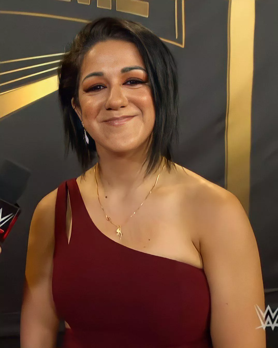 Bayley has a nice neckâ€¦.