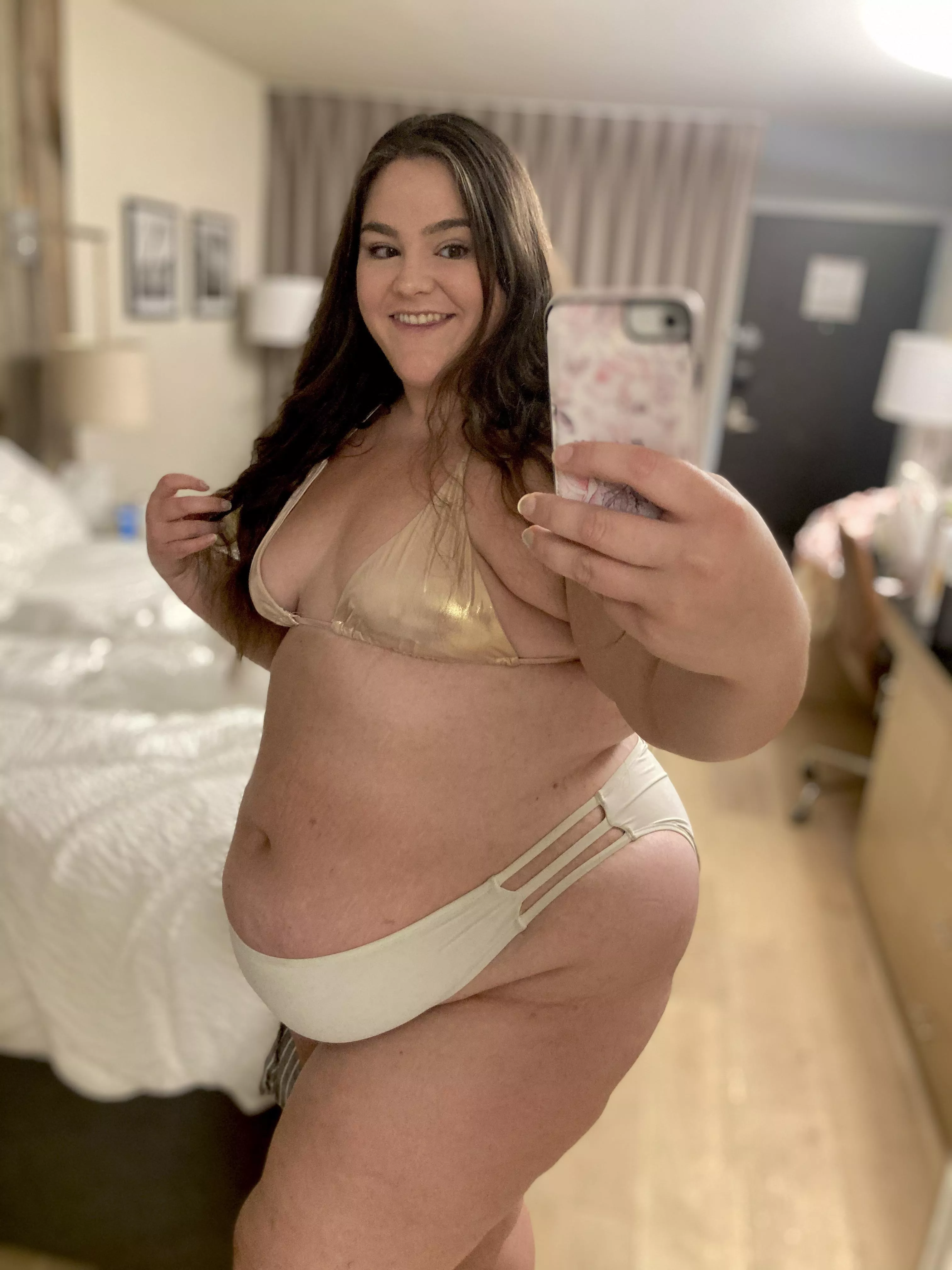 BBW Beach Babe â™¥ï¸ the other guests at this hotel are in for a show