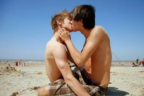 Beach Kisses