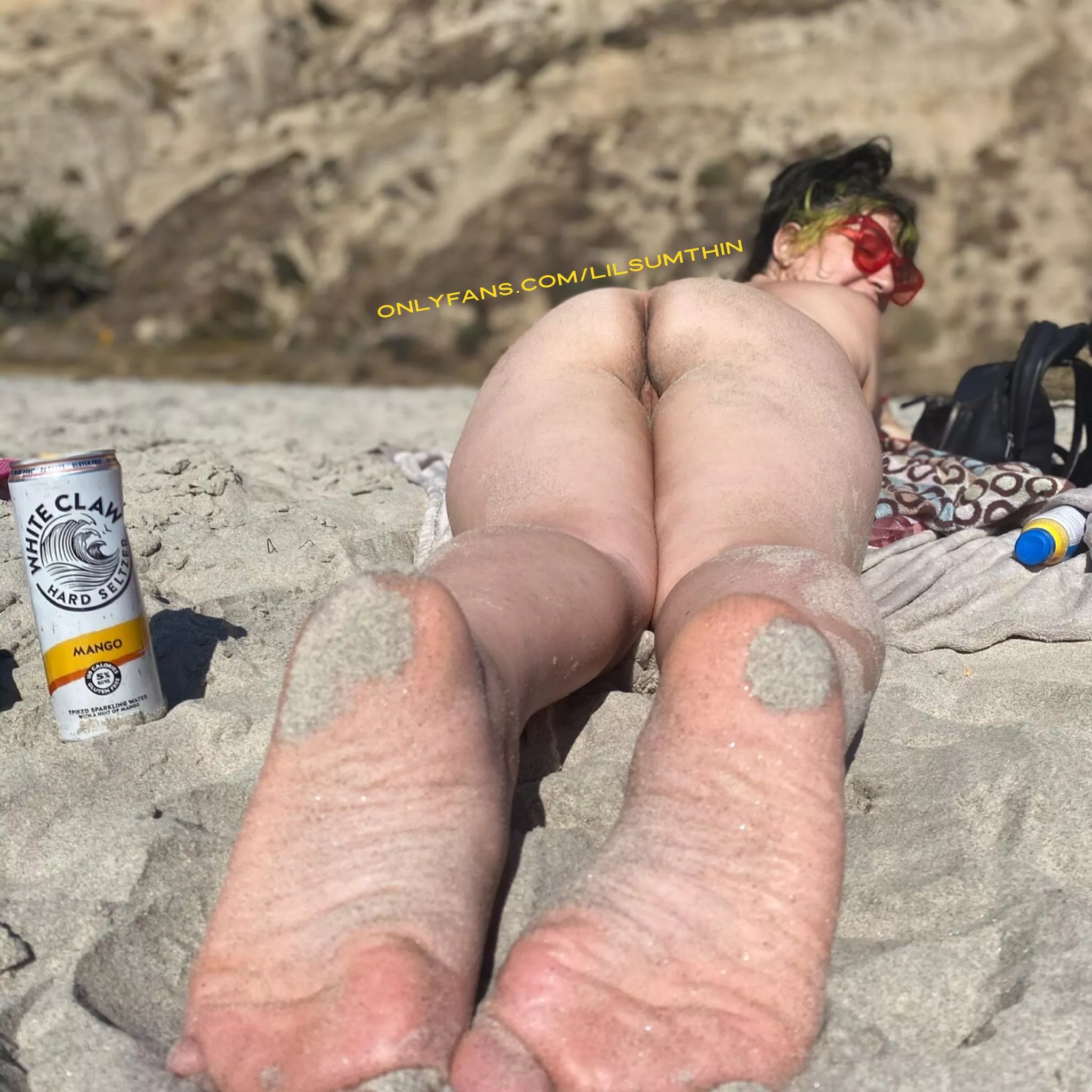 beach tootsies