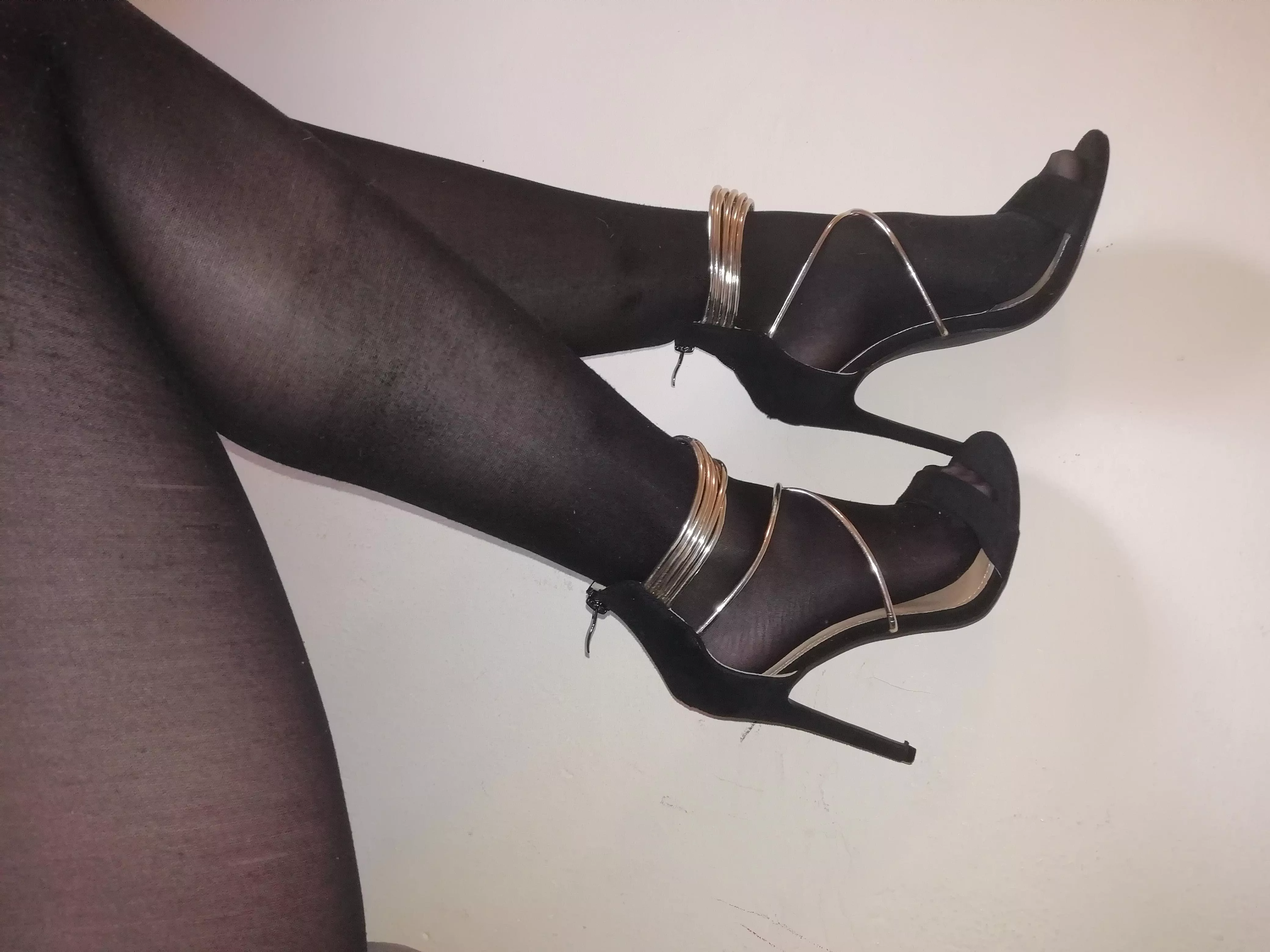 Because you all asked so nicelyðŸ¥° heels and stockingsðŸ¤­