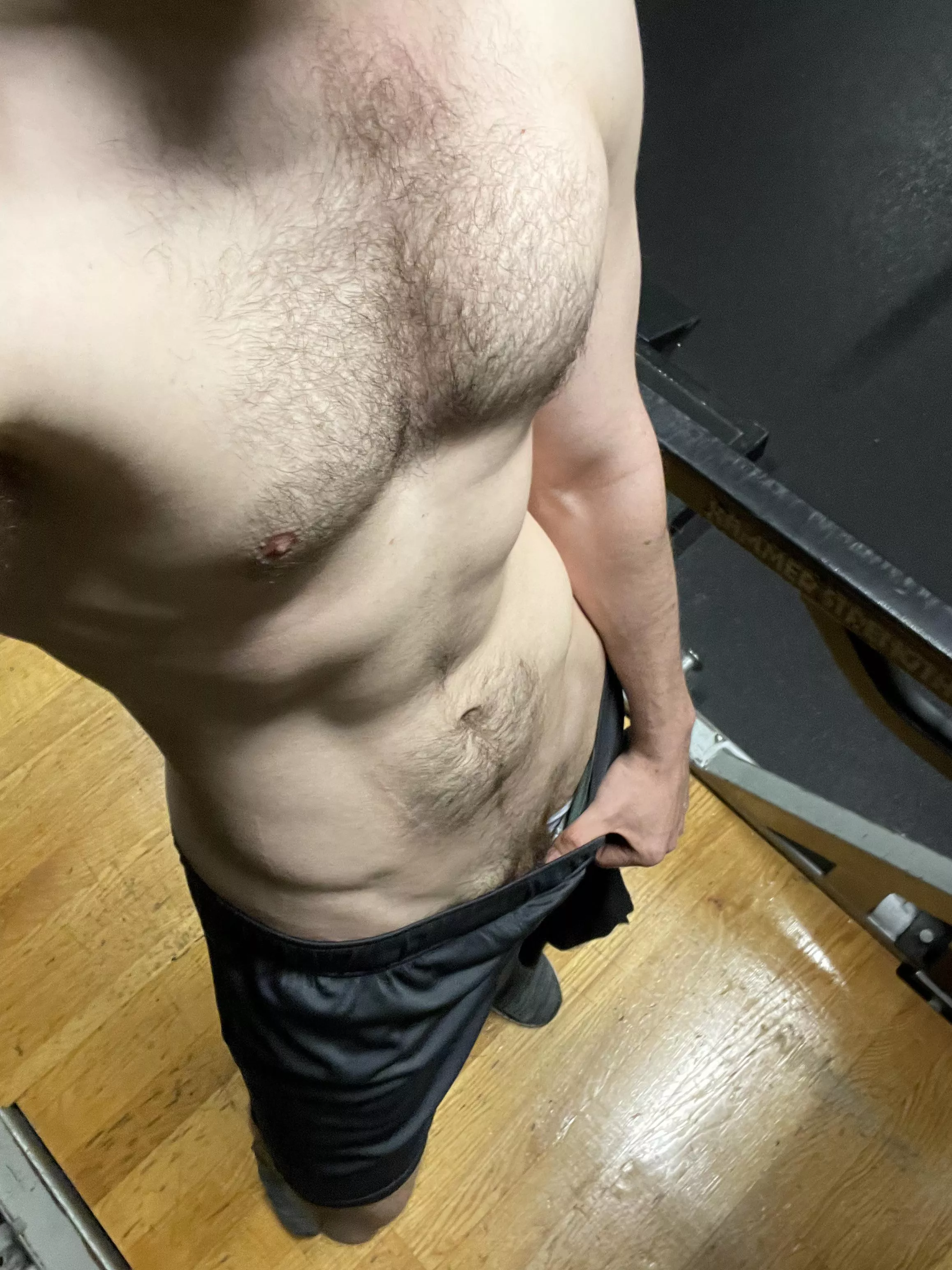 Being shirtless at the gym always gets me going