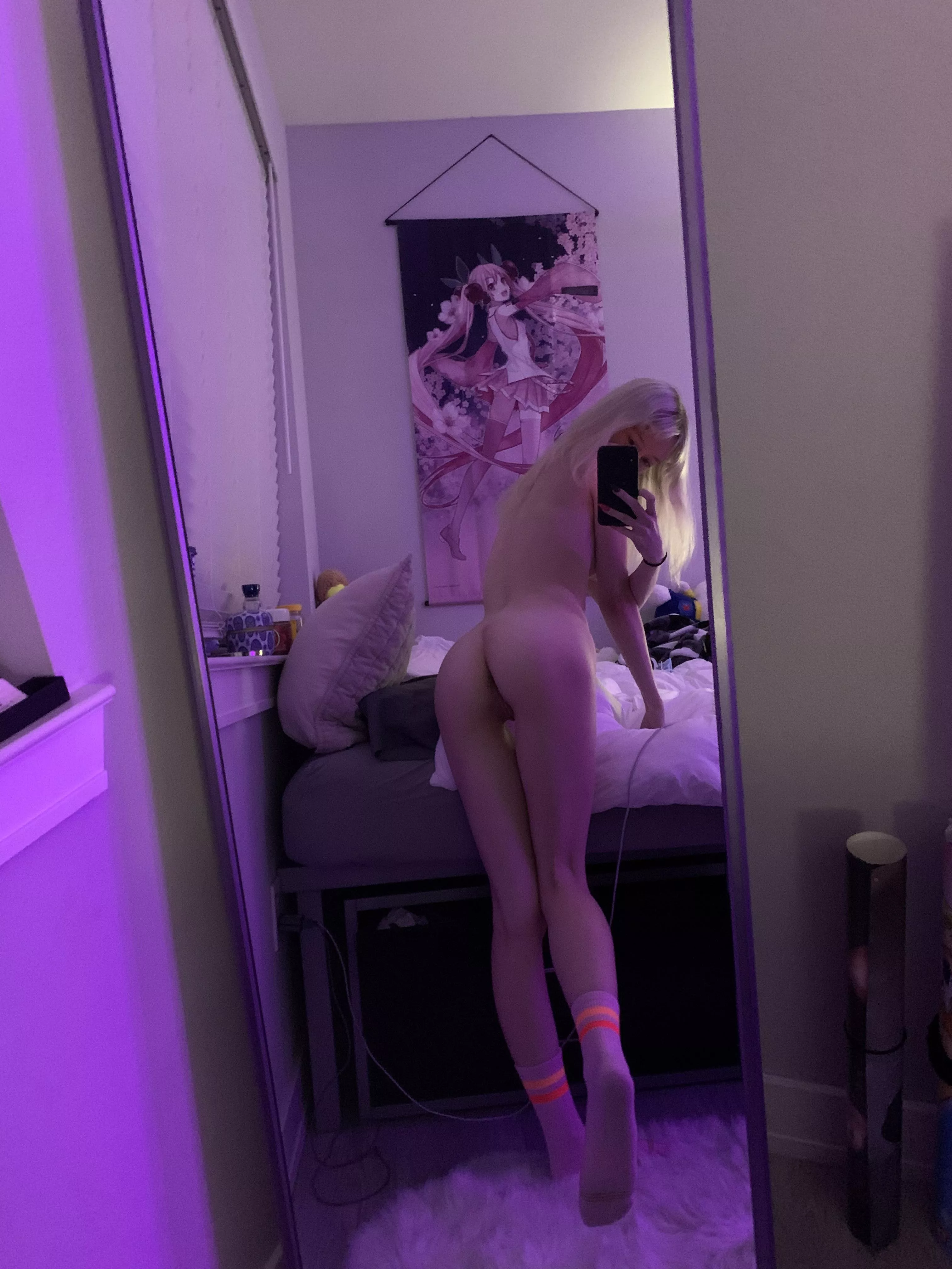 bend me over my bed? ♡´･ᴗ･`♡ [19f][oc]