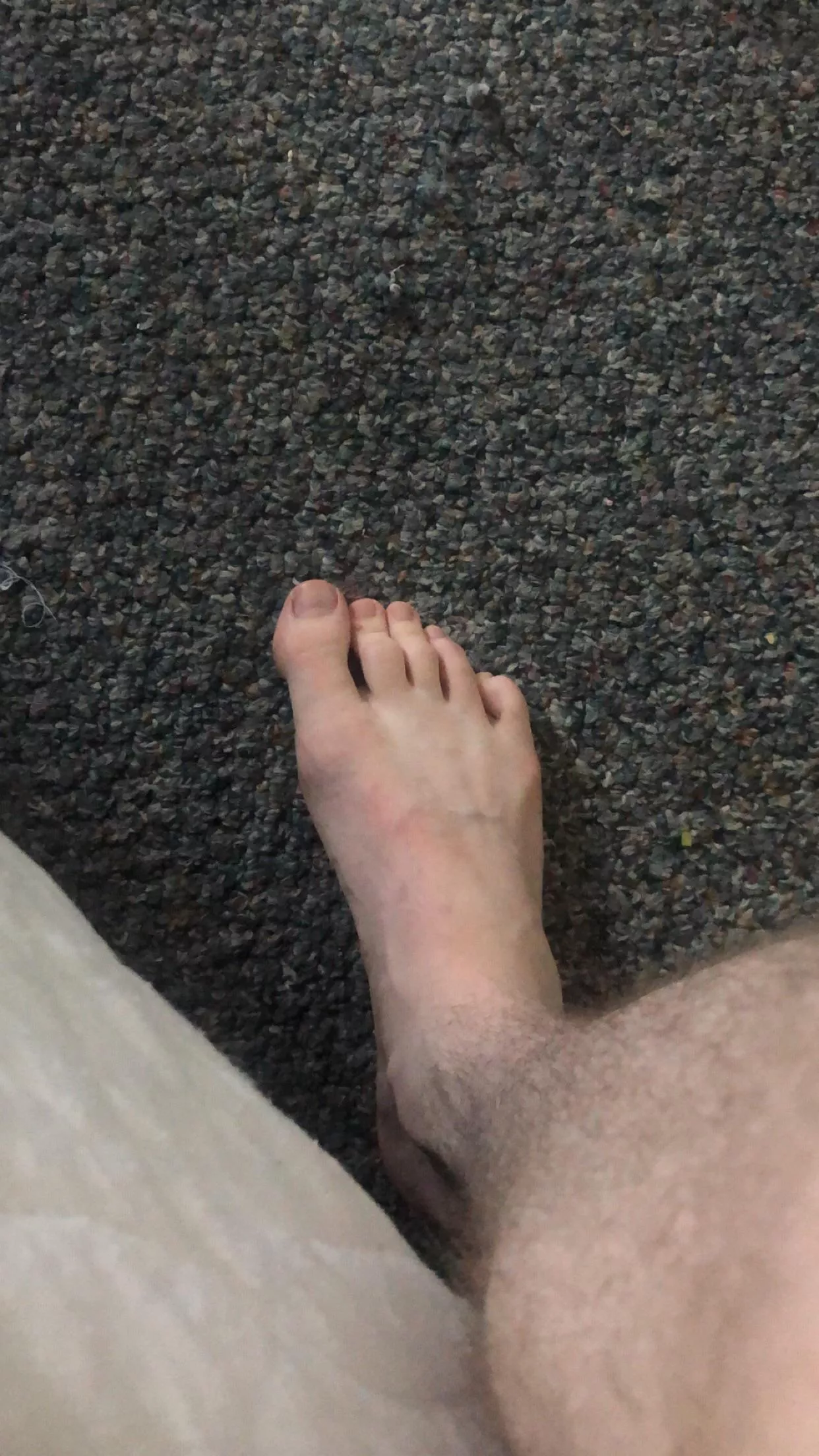 bf said i could post in here and he wouldnt get jealous... who wants my 20 yo feet?