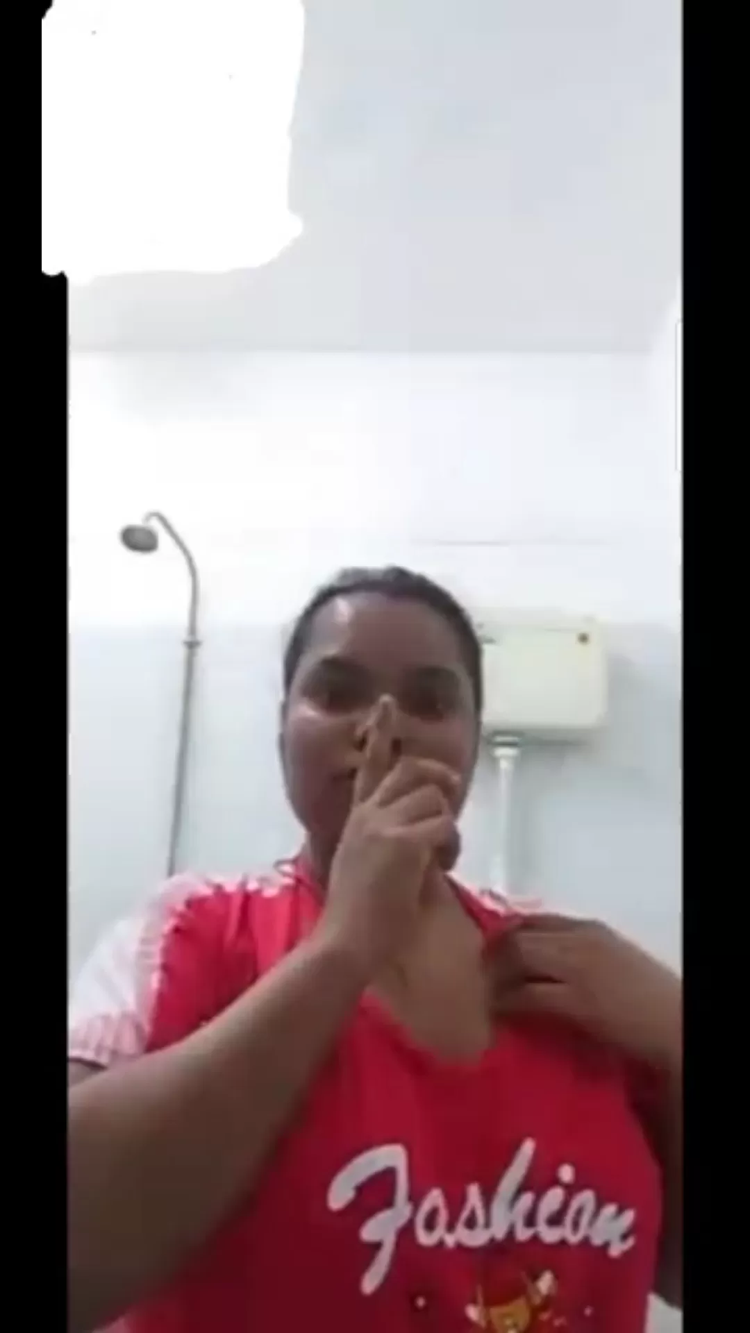 BHABHI VIDEO CALL IN BF SHOW ALL PART IN BATHROOM