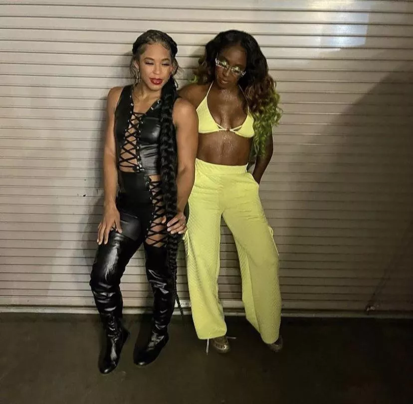 Bianca Belair and Naomi