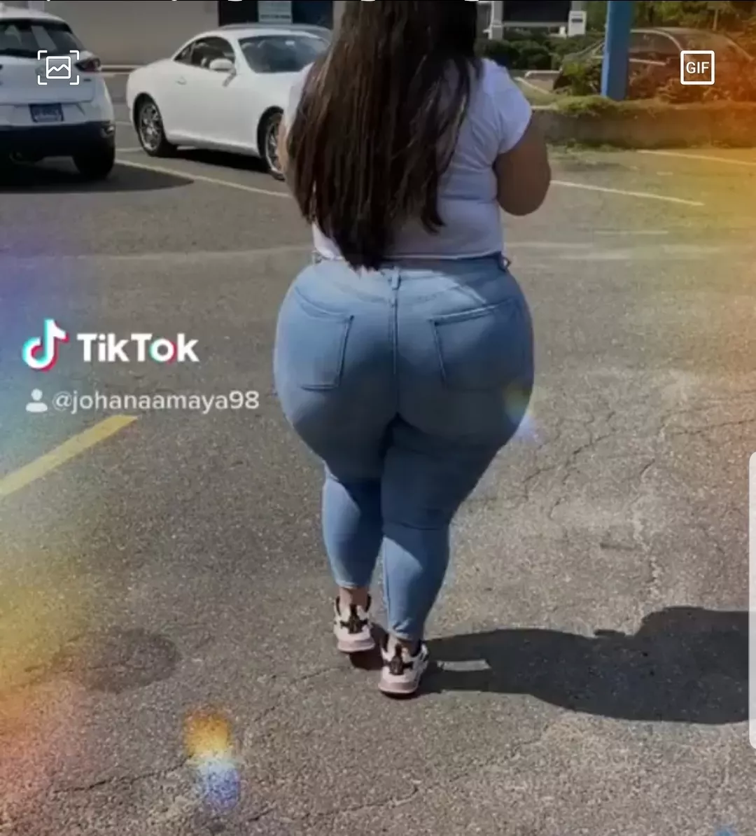 Big booty in Jean's