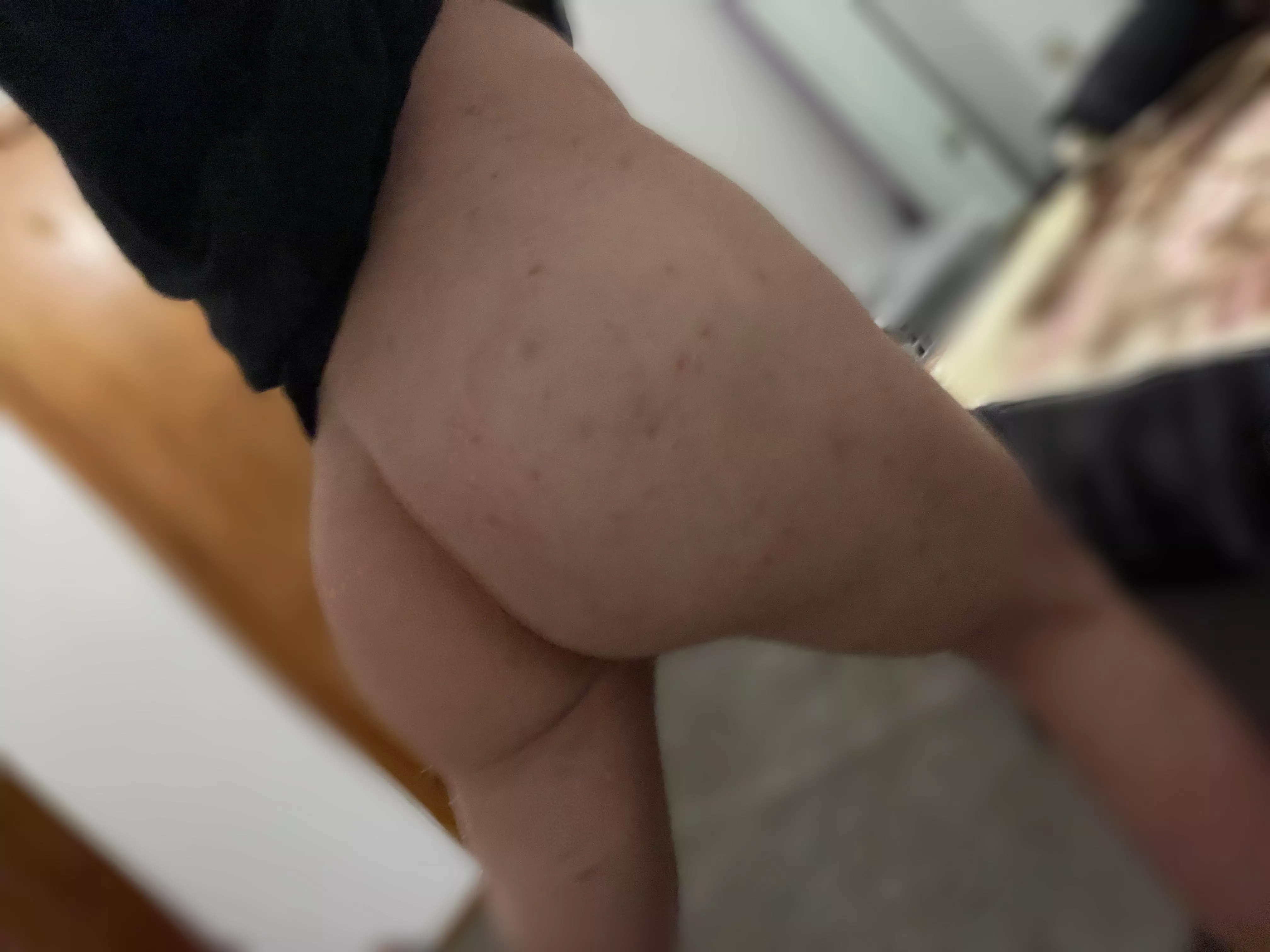 Big booty white boy insta @zedekiah276