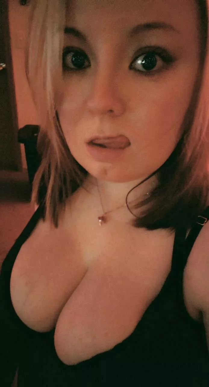 Big eyes, bigger tits.