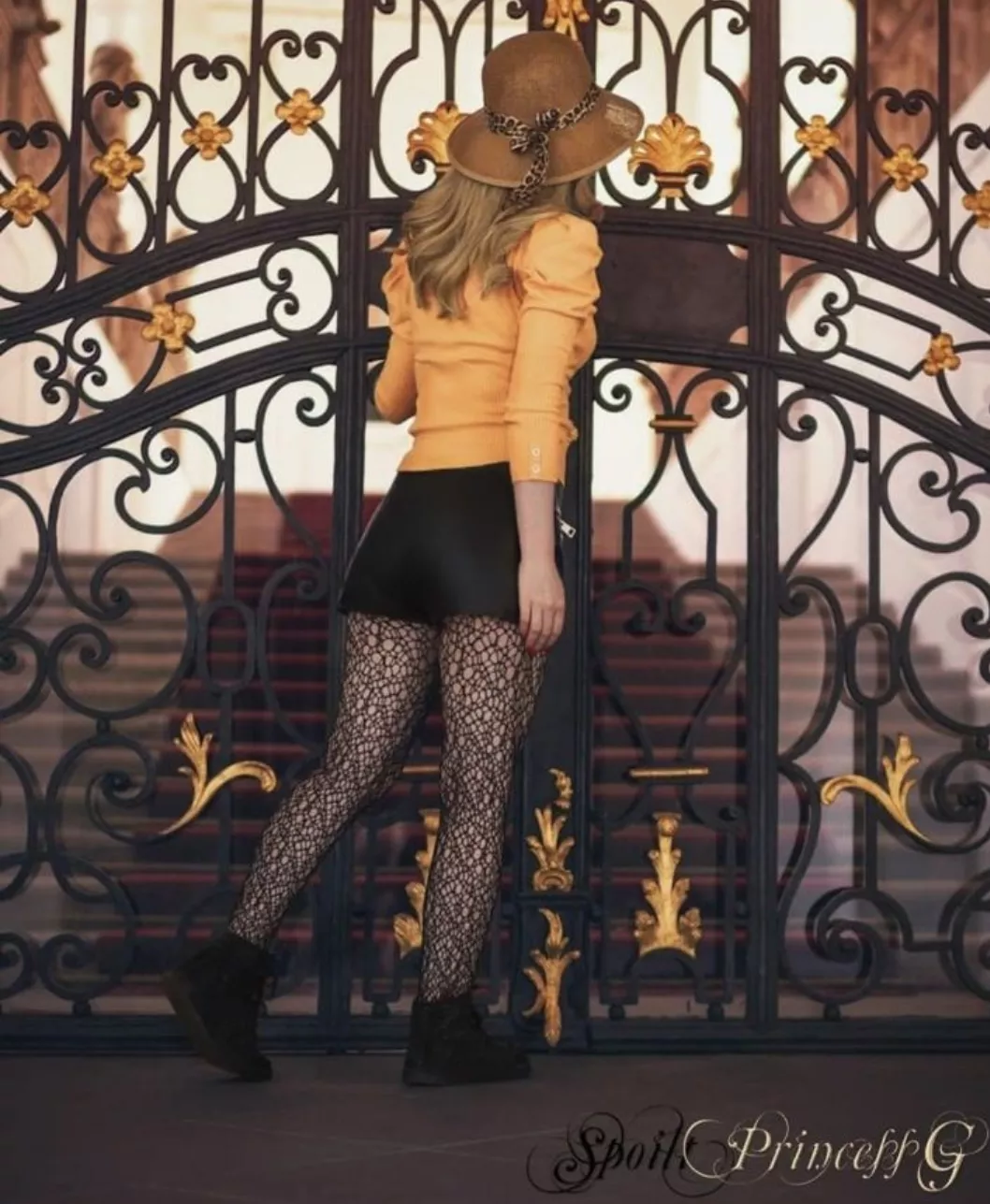 Black leather shorts and fishnets, cute summer outfit.