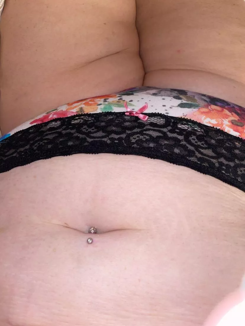 Bling bling ðŸ’ŽBbw belly love ðŸ§