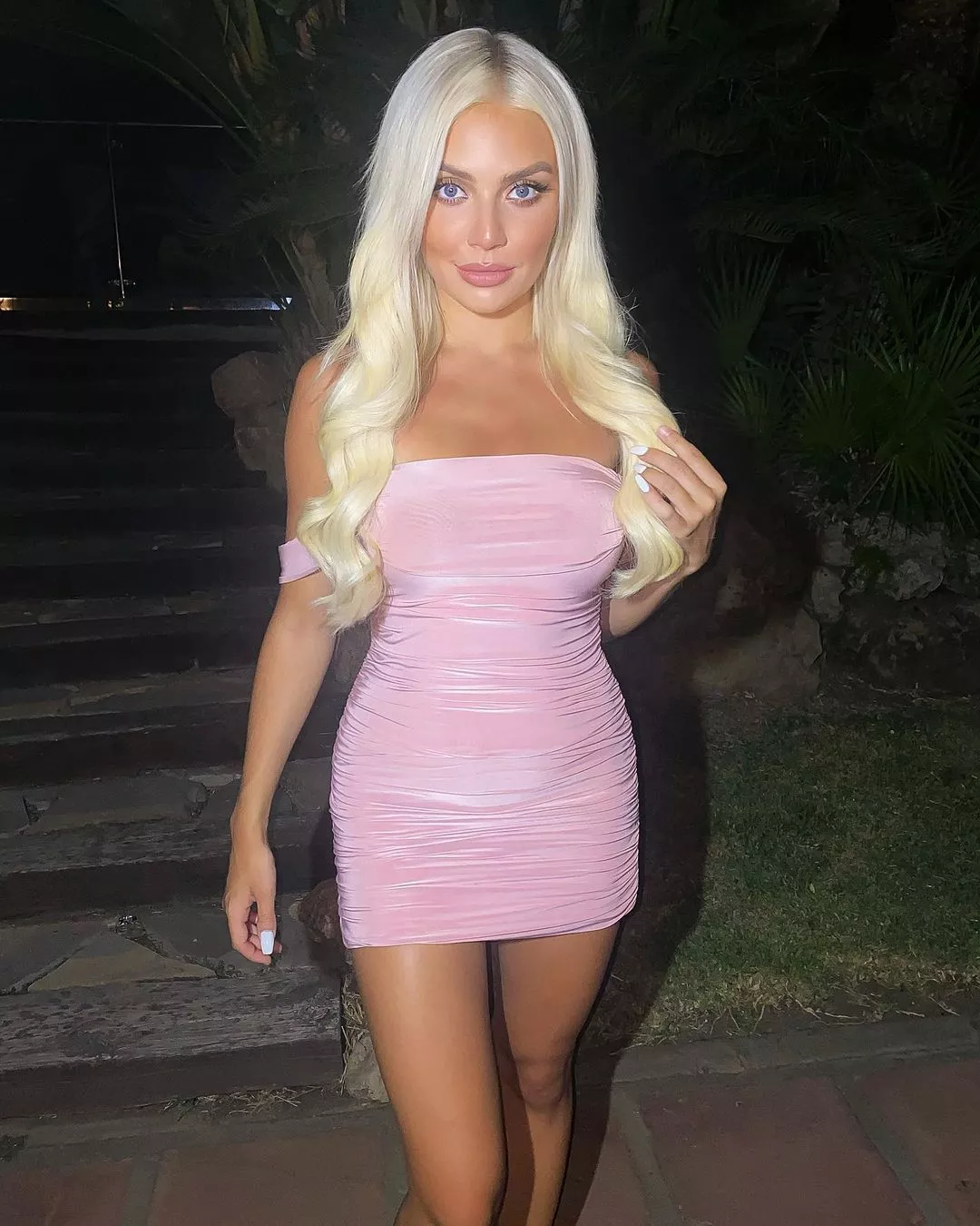 Blonde goddess in pink