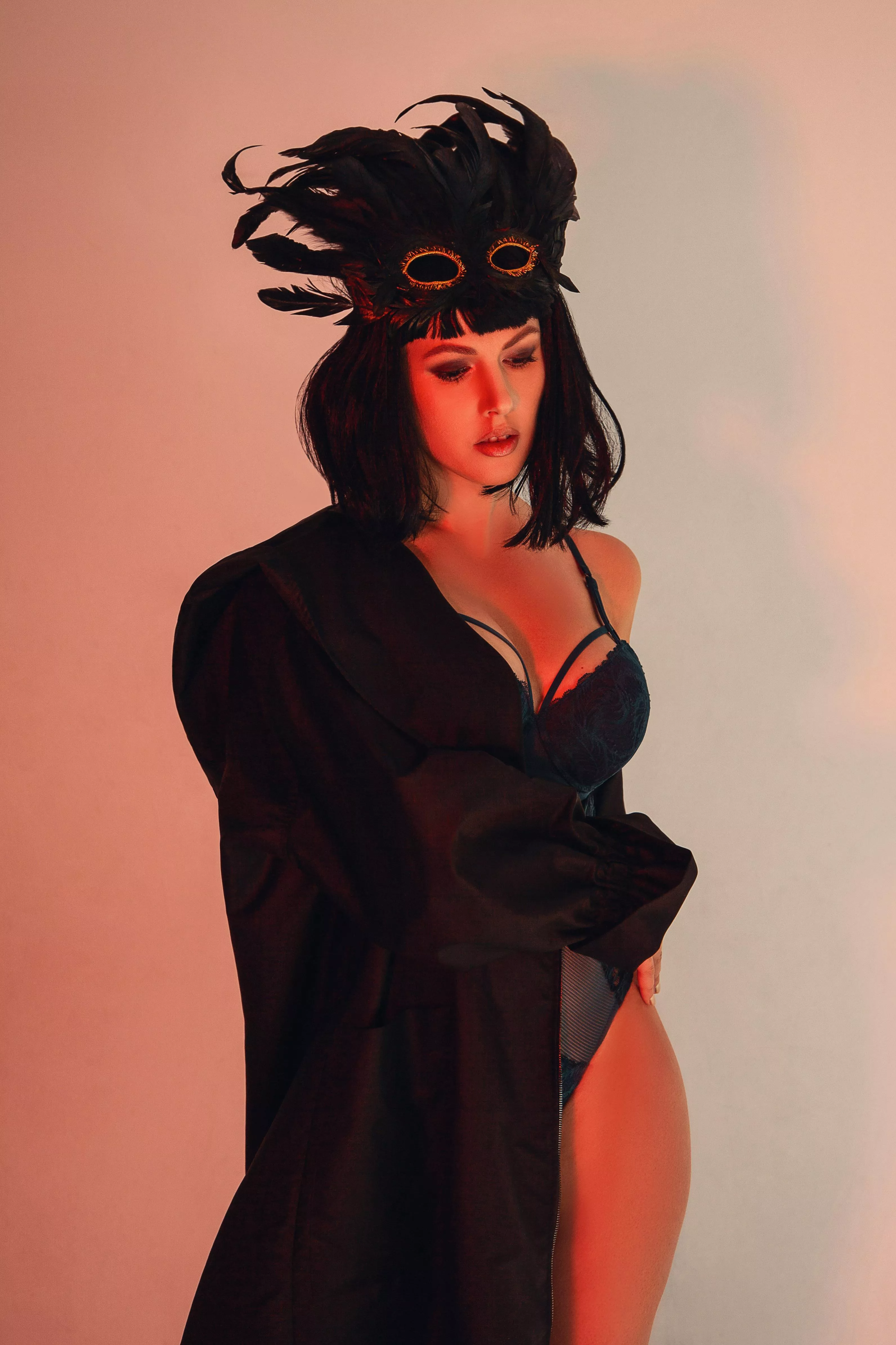 Bodysuit and feather mask 🔥 [OC]