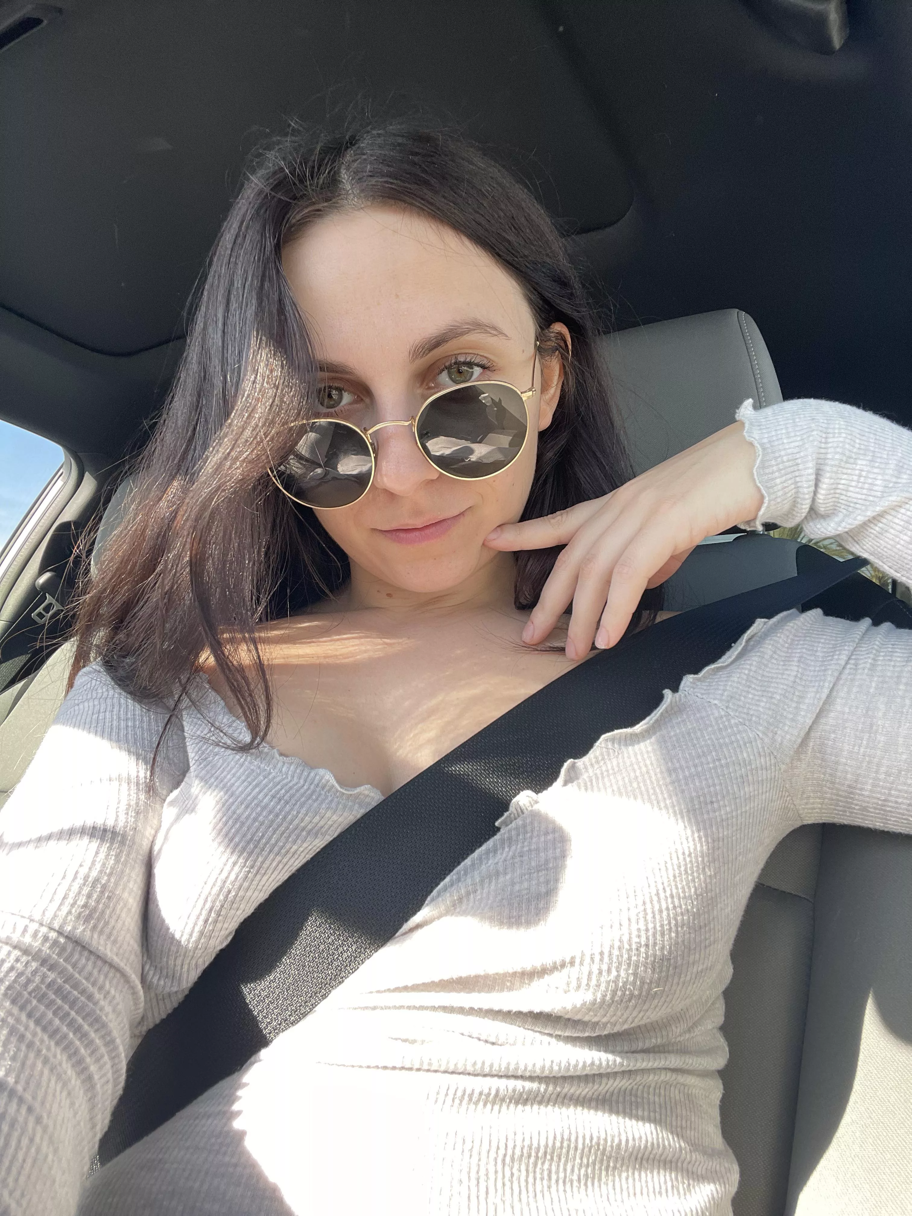 Braless driving 😎