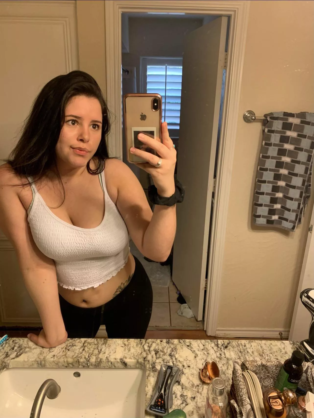 braless mirror selfieðŸ˜‡(18)