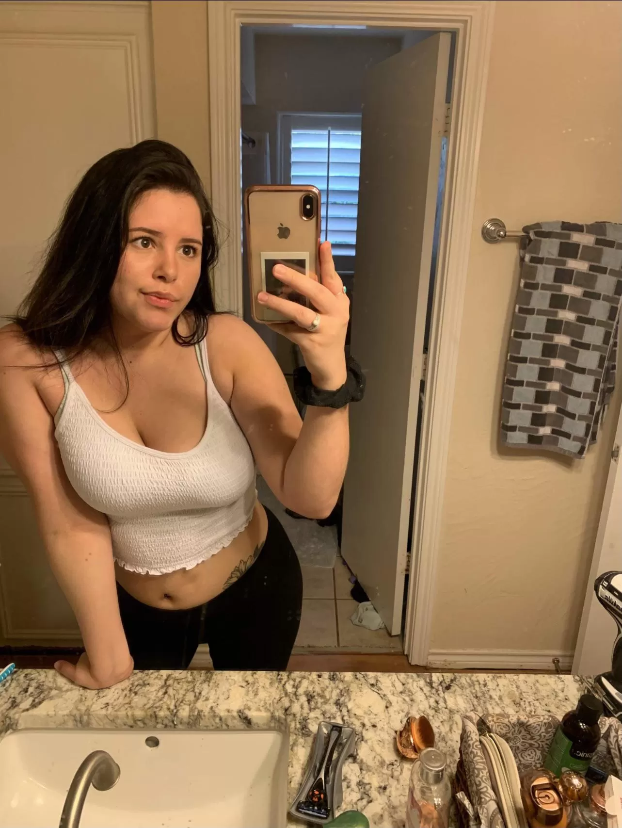 braless mirror selfie😇(18)